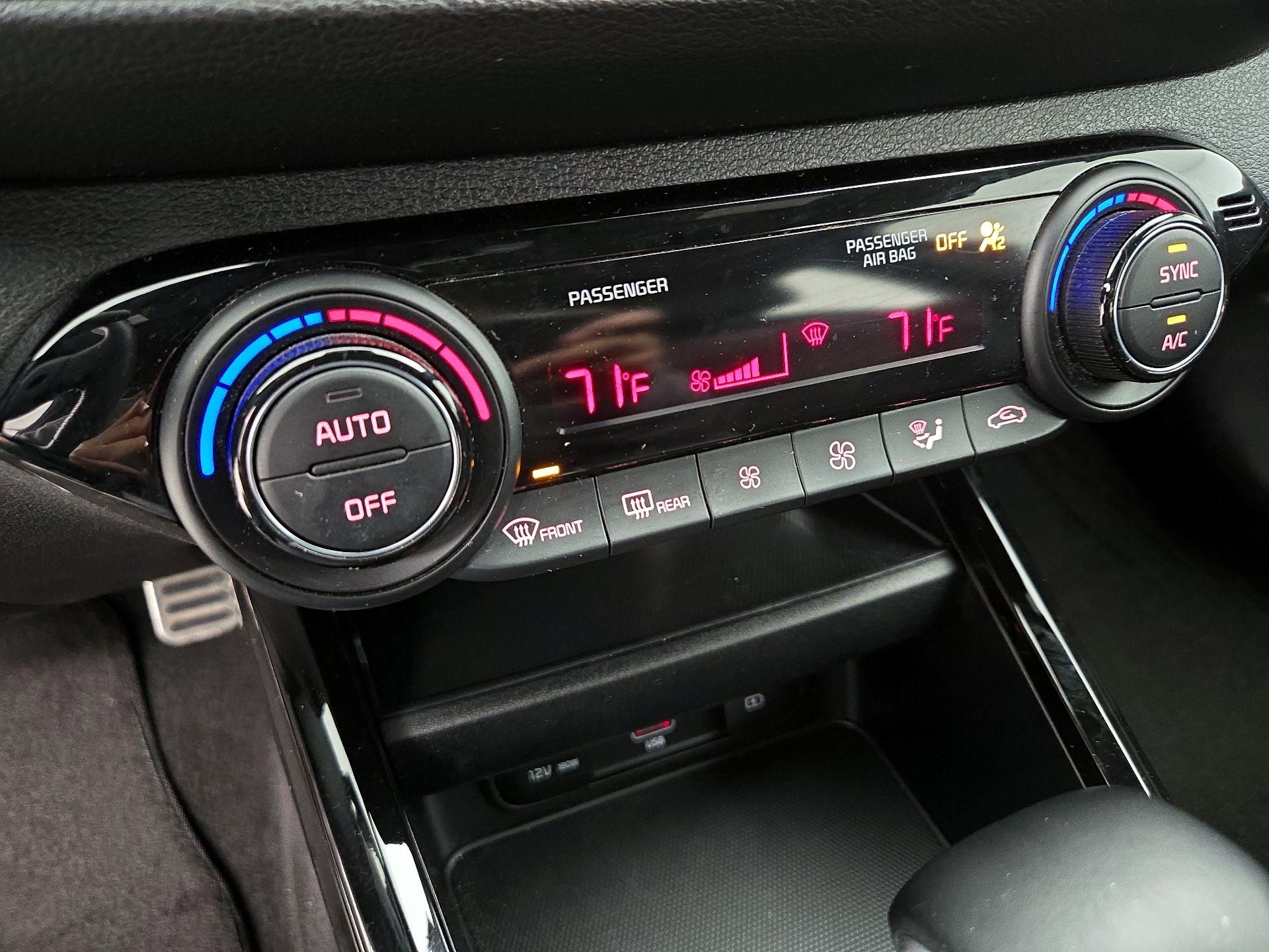 Thumbnail: 2023 Kia Forte - 17