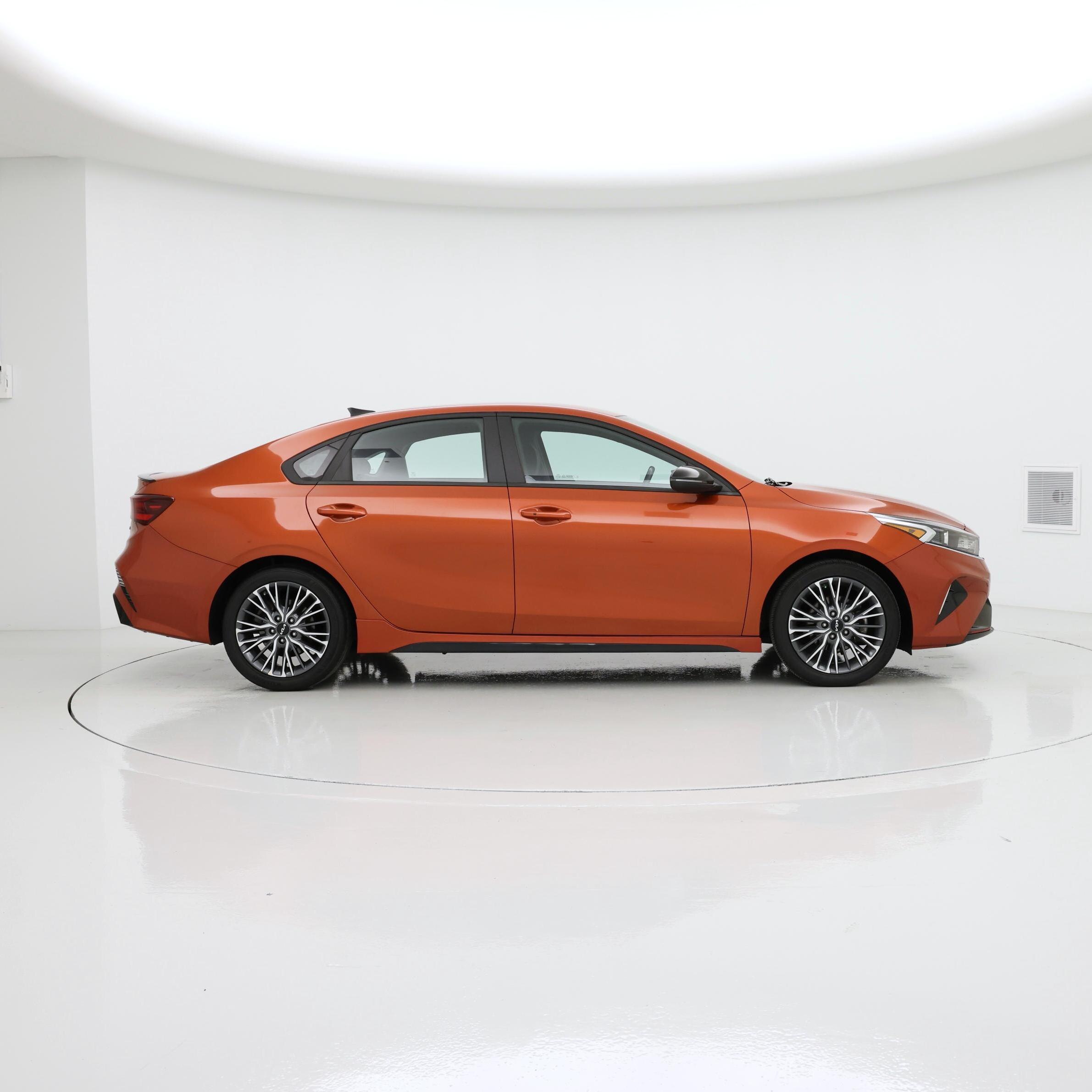 Thumbnail: 2023 Kia Forte - 7