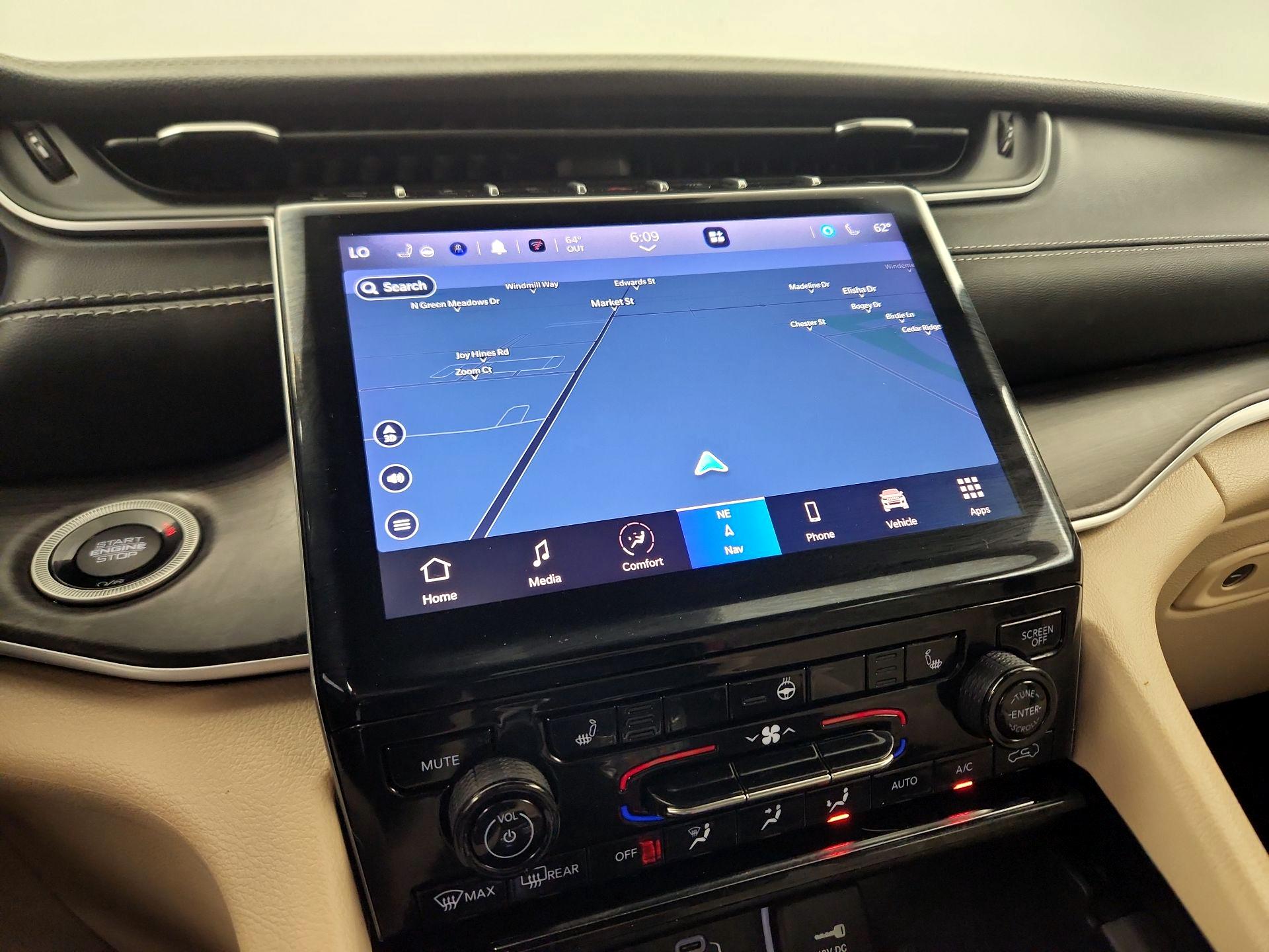 Thumbnail: 2023 Jeep Grand Cherokee - 13