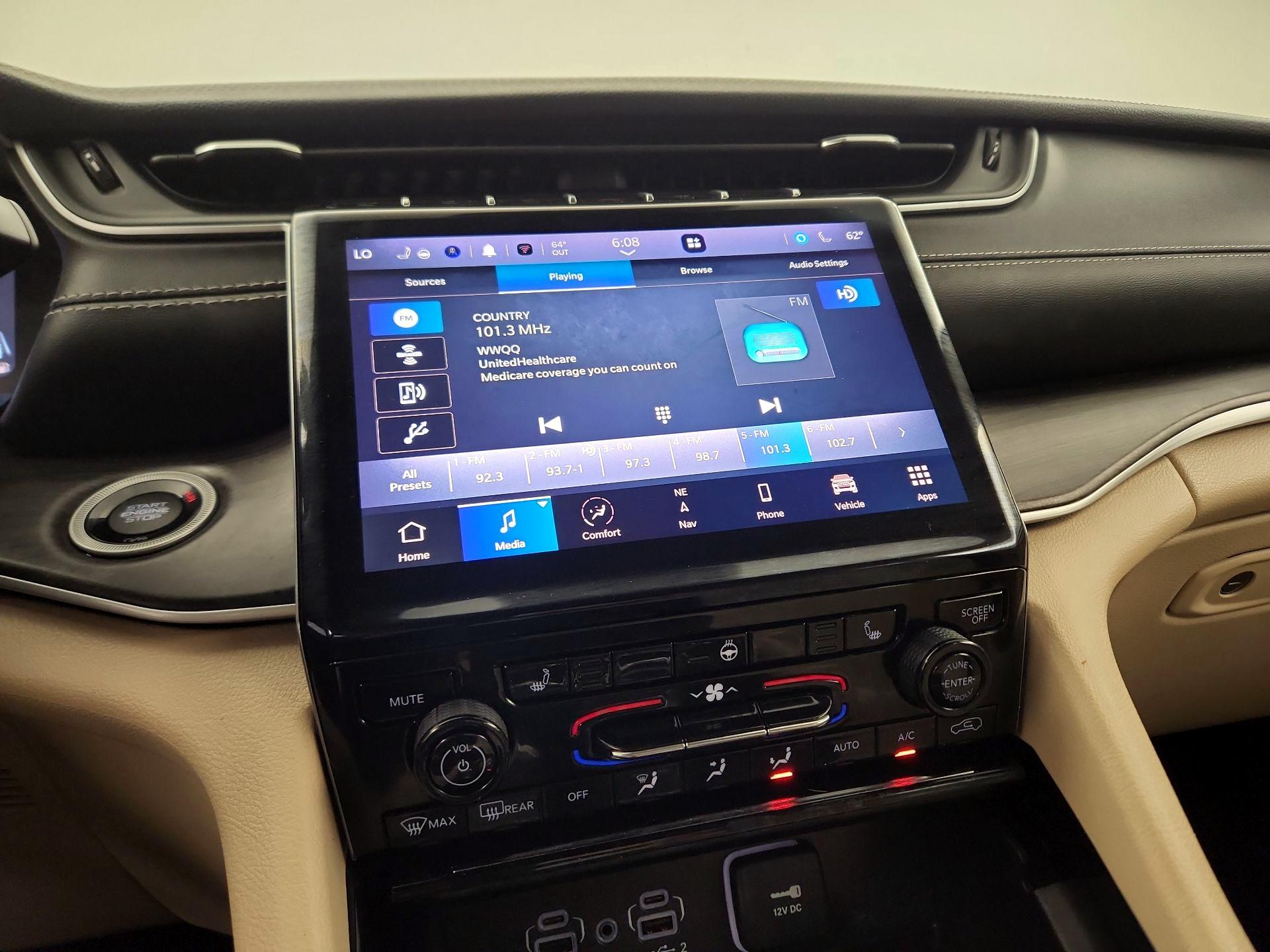 Thumbnail: 2023 Jeep Grand Cherokee - 16