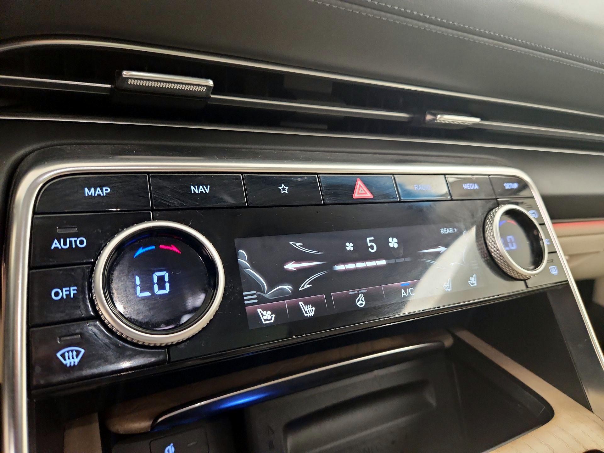 Thumbnail: 2023 Genesis GV80 - 15