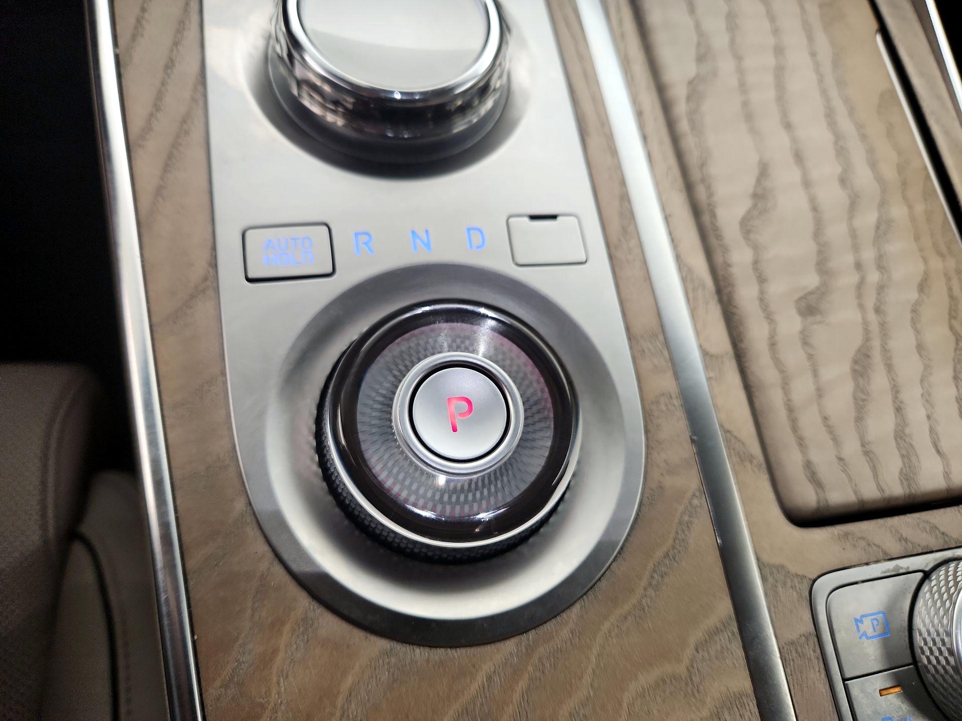 Thumbnail: 2023 Genesis GV80 - 16