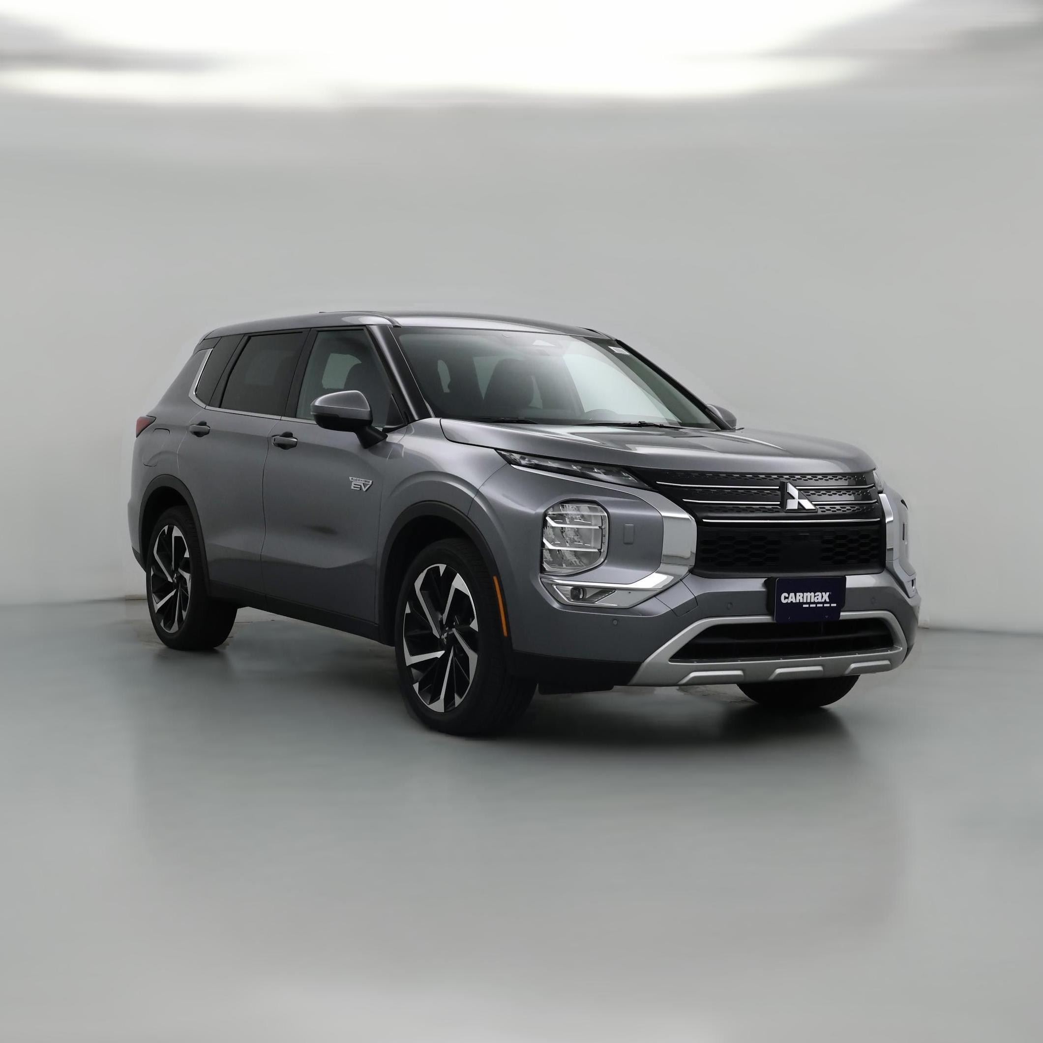Thumbnail: 2023 Mitsubishi Outlander - 1