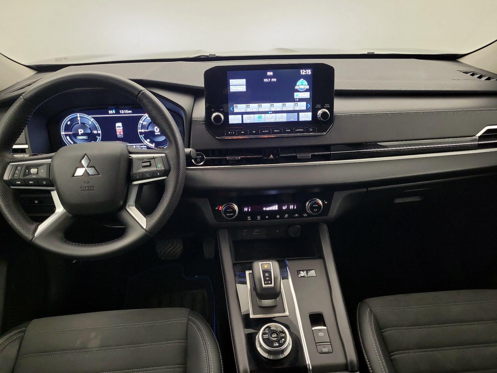 Thumbnail: 2023 Mitsubishi Outlander - 9