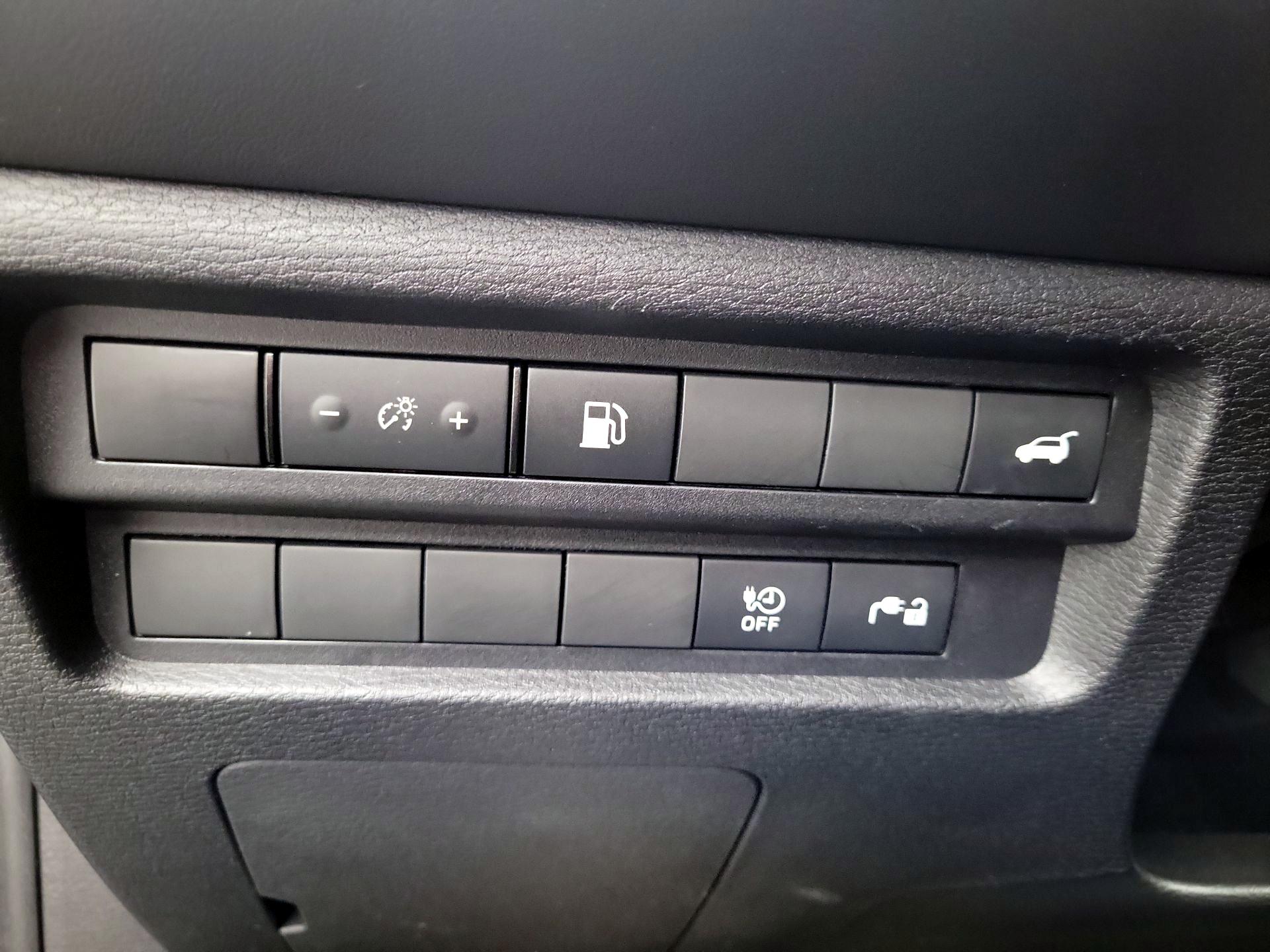 Thumbnail: 2023 Mitsubishi Outlander - 13