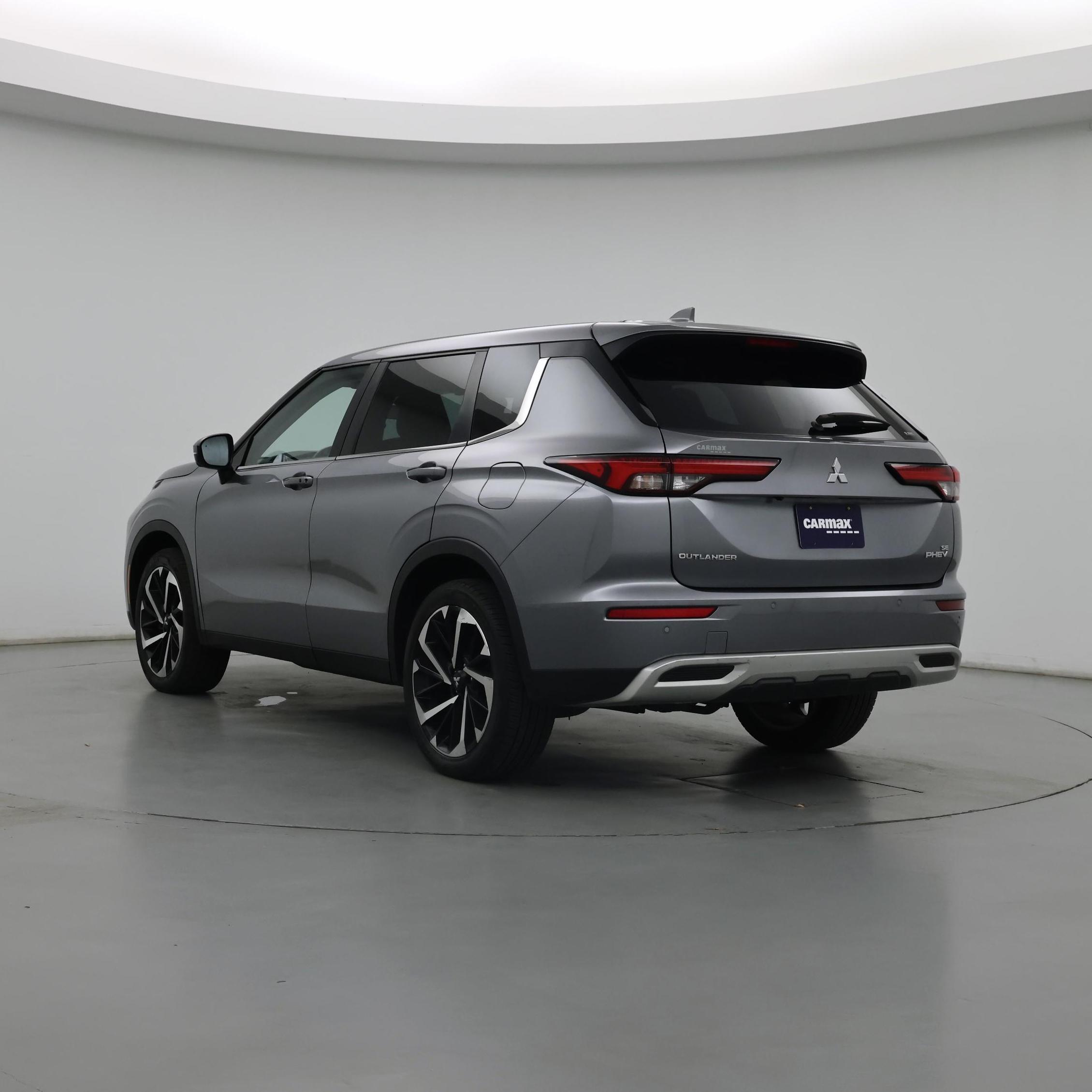 Thumbnail: 2023 Mitsubishi Outlander - 2