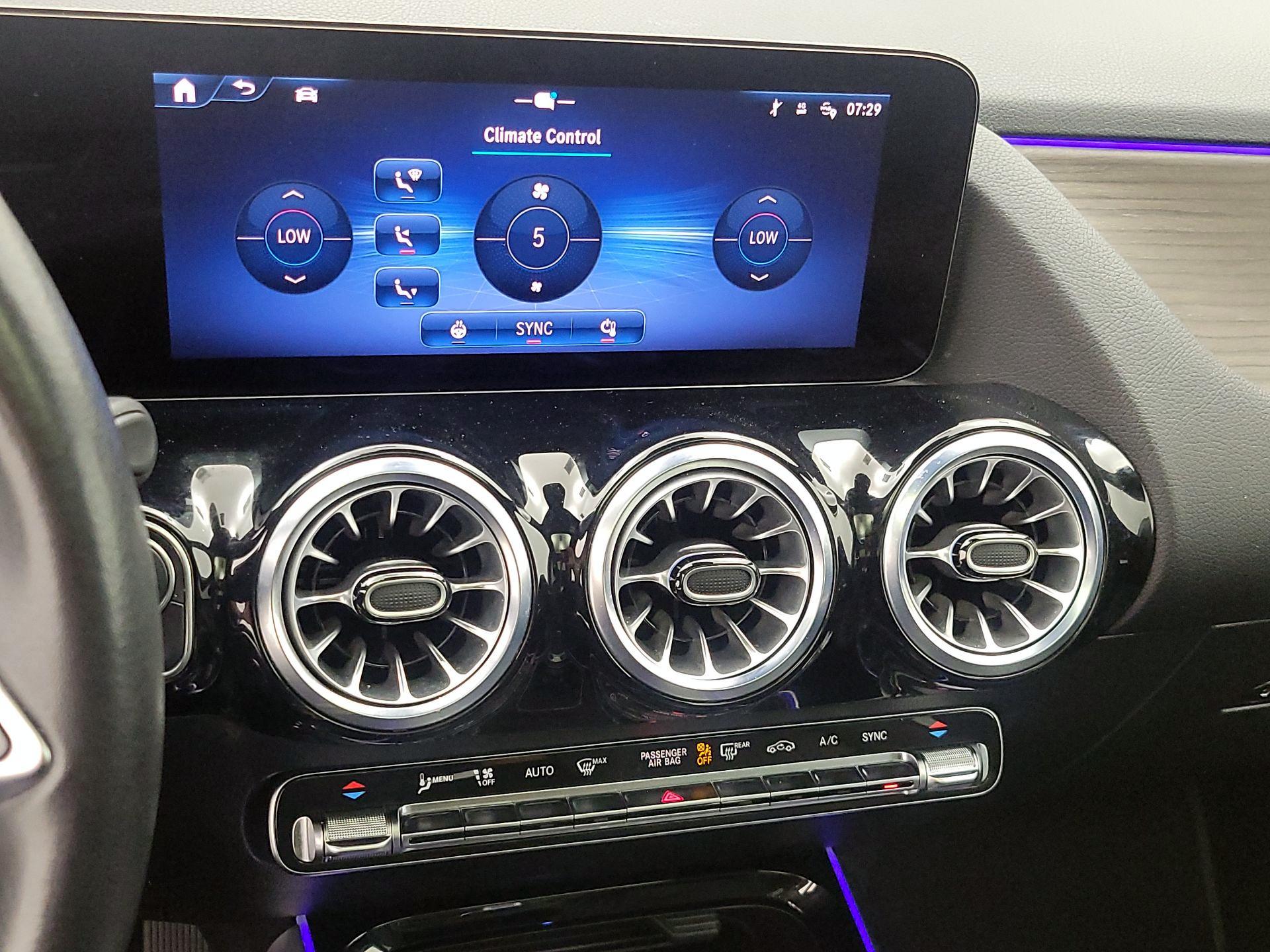 Thumbnail: 2024 Mercedes-Benz GLA - 16