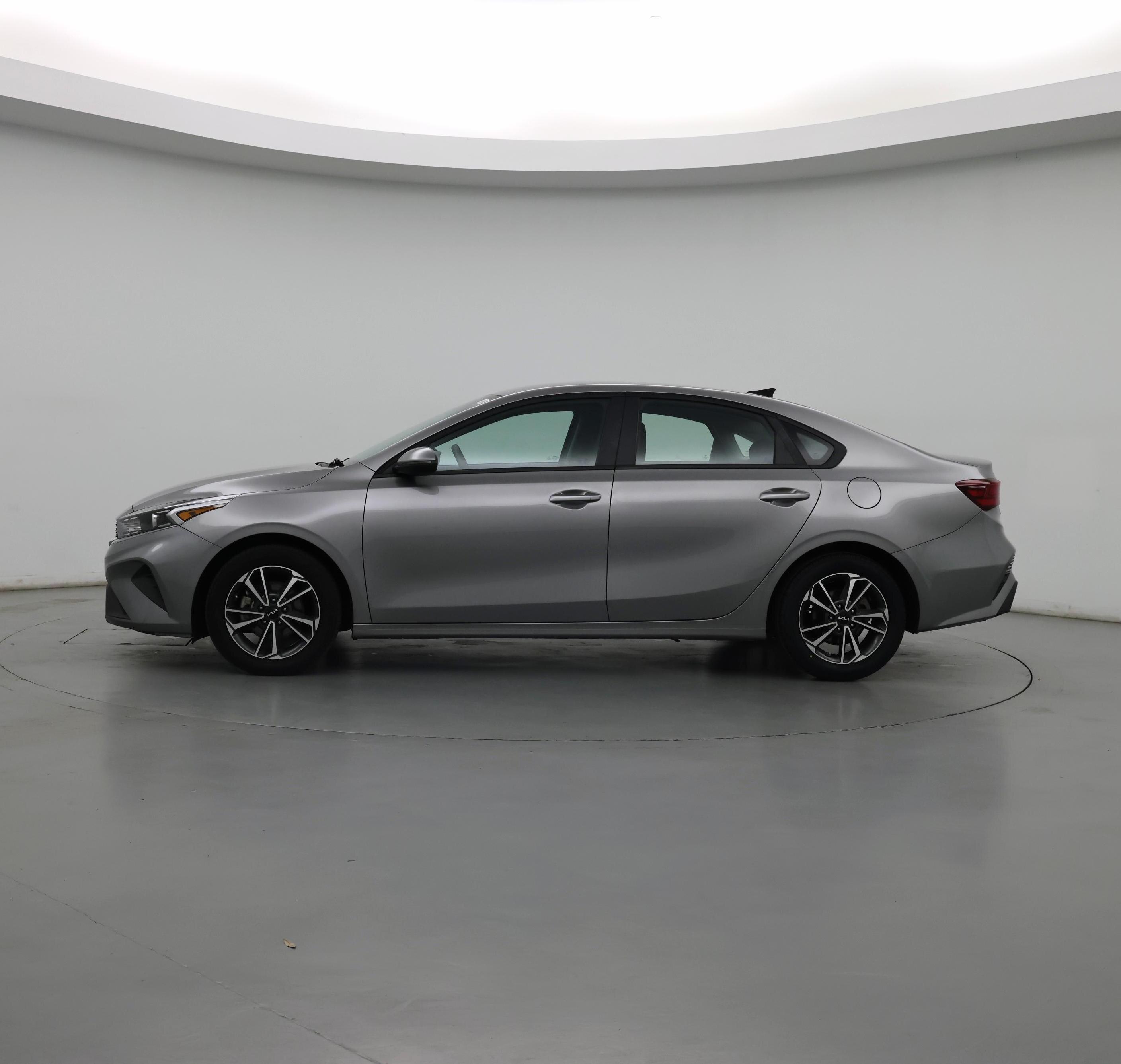 Thumbnail: 2023 Kia Forte - 3