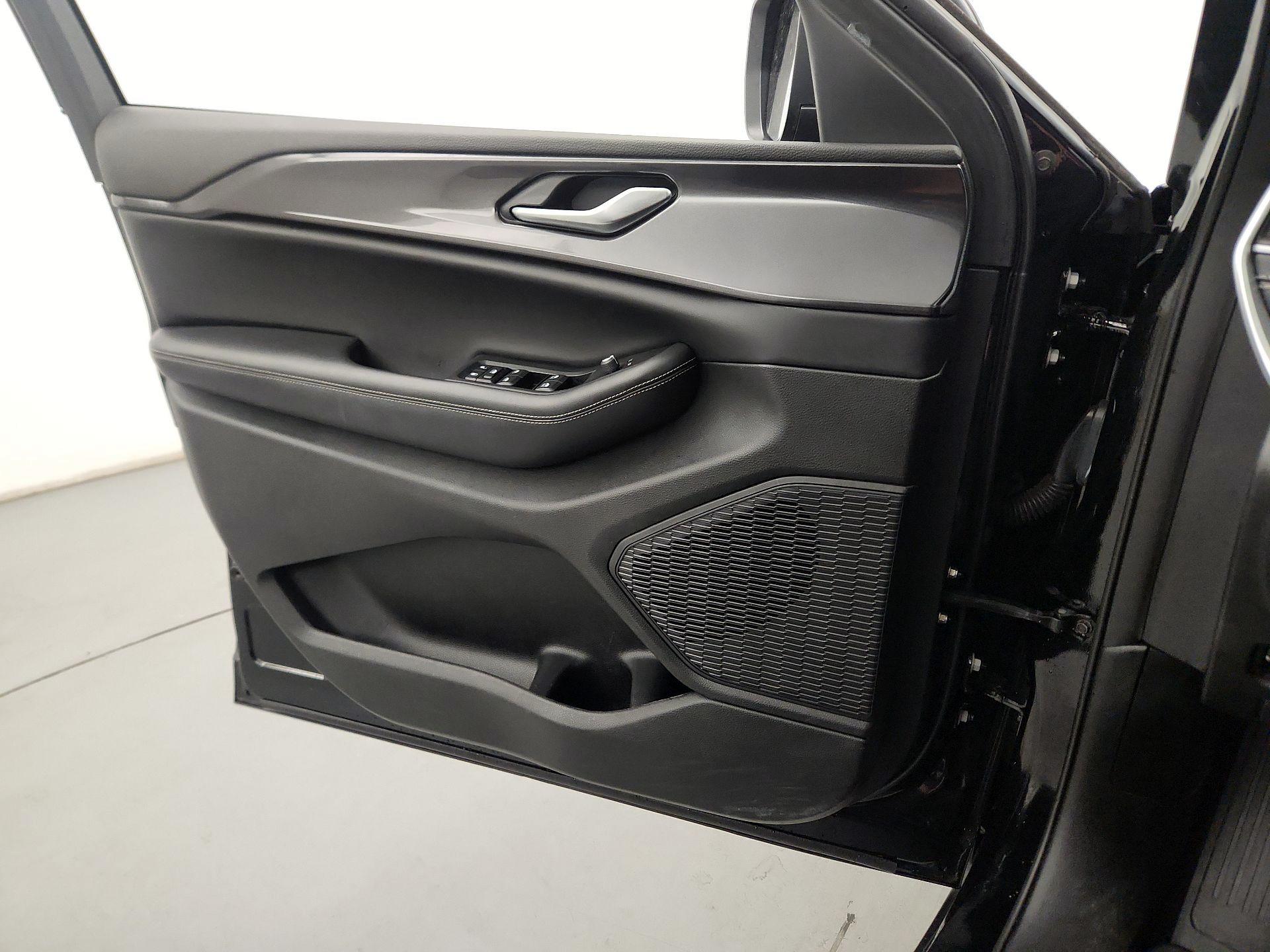 Thumbnail: 2023 Jeep Grand Cherokee - 12