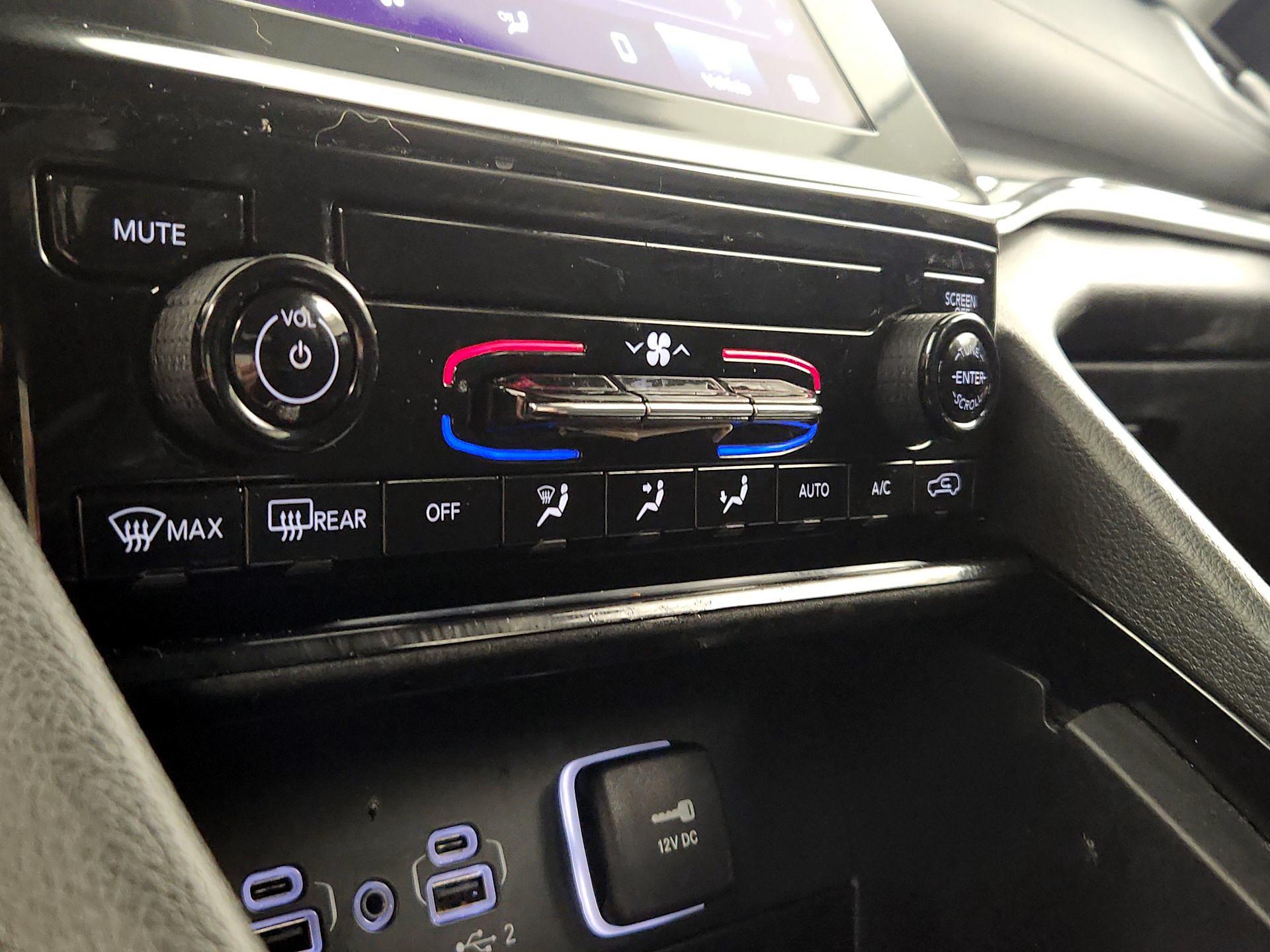 Thumbnail: 2023 Jeep Grand Cherokee - 16