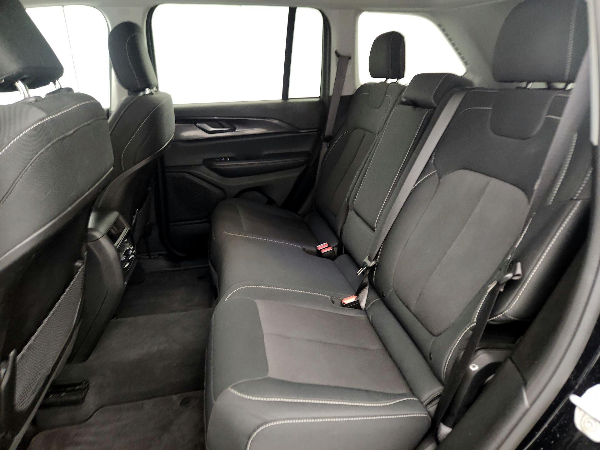 Thumbnail: 2023 Jeep Grand Cherokee - 19