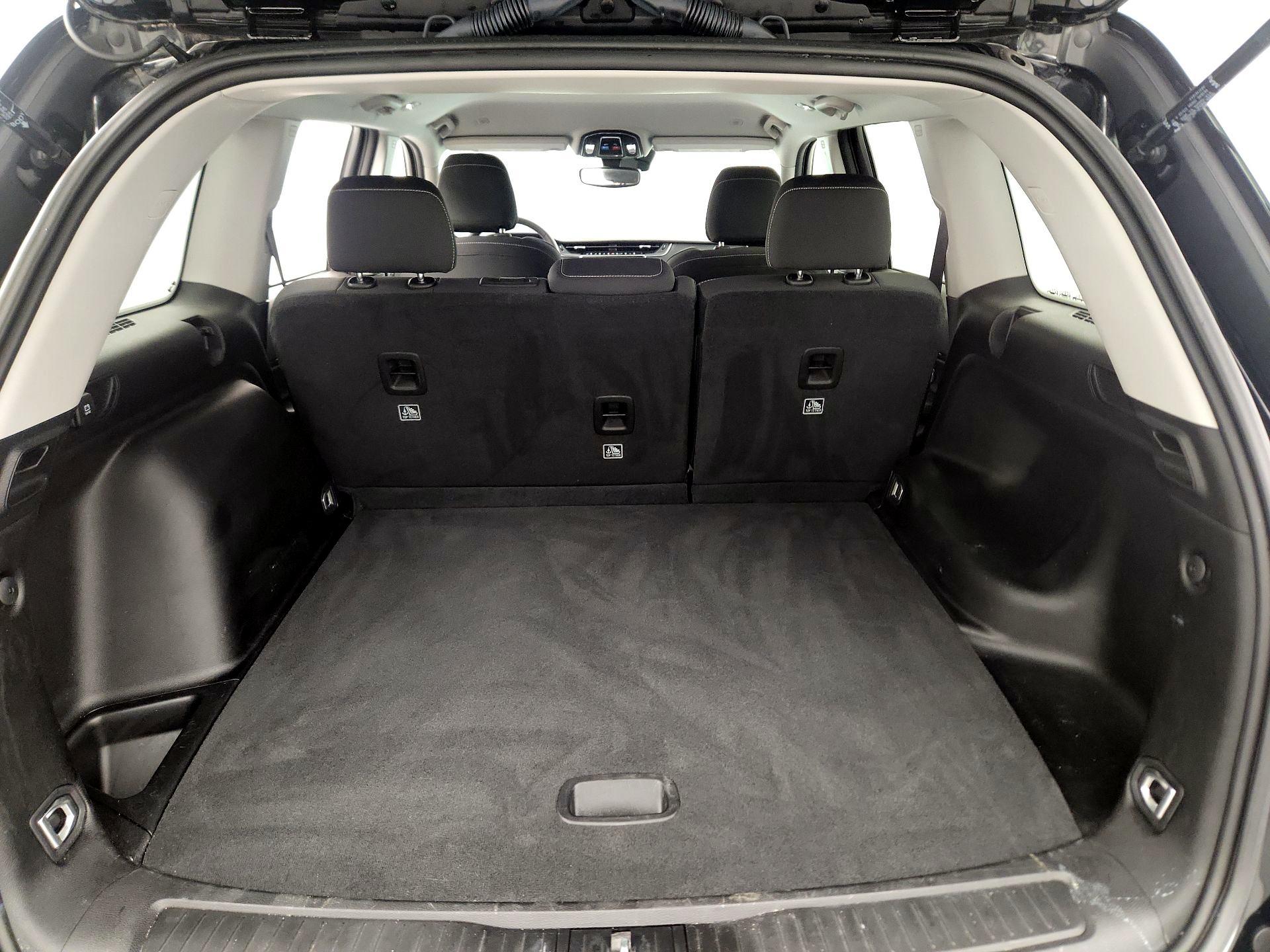 Thumbnail: 2023 Jeep Grand Cherokee - 20