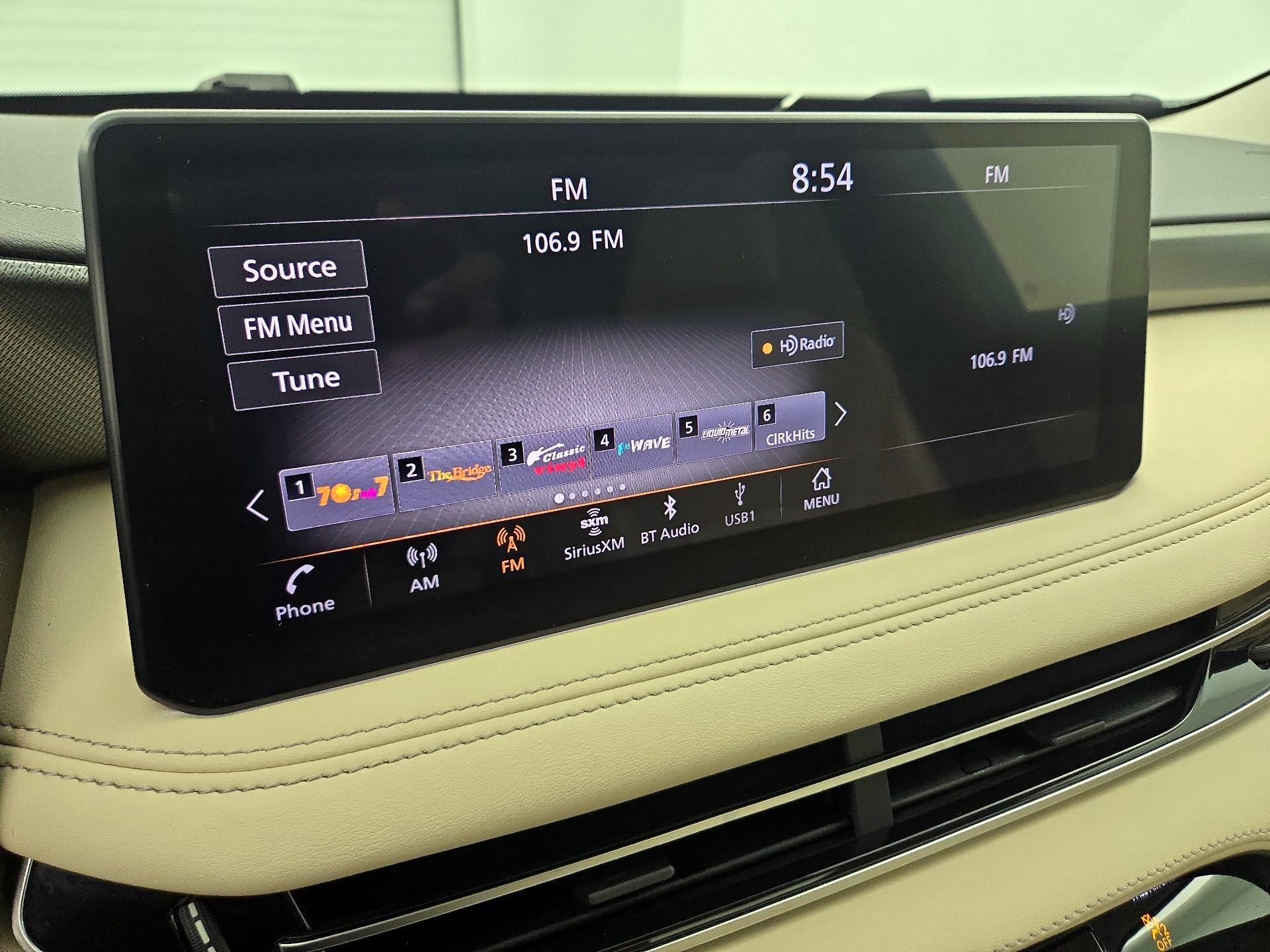 Thumbnail: 2023 INFINITI QX60 - 16