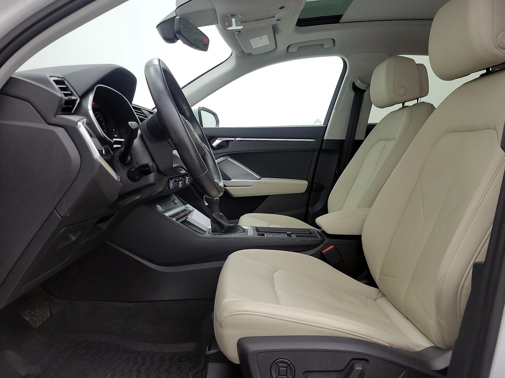 Thumbnail: 2020 Audi Q3 - 11