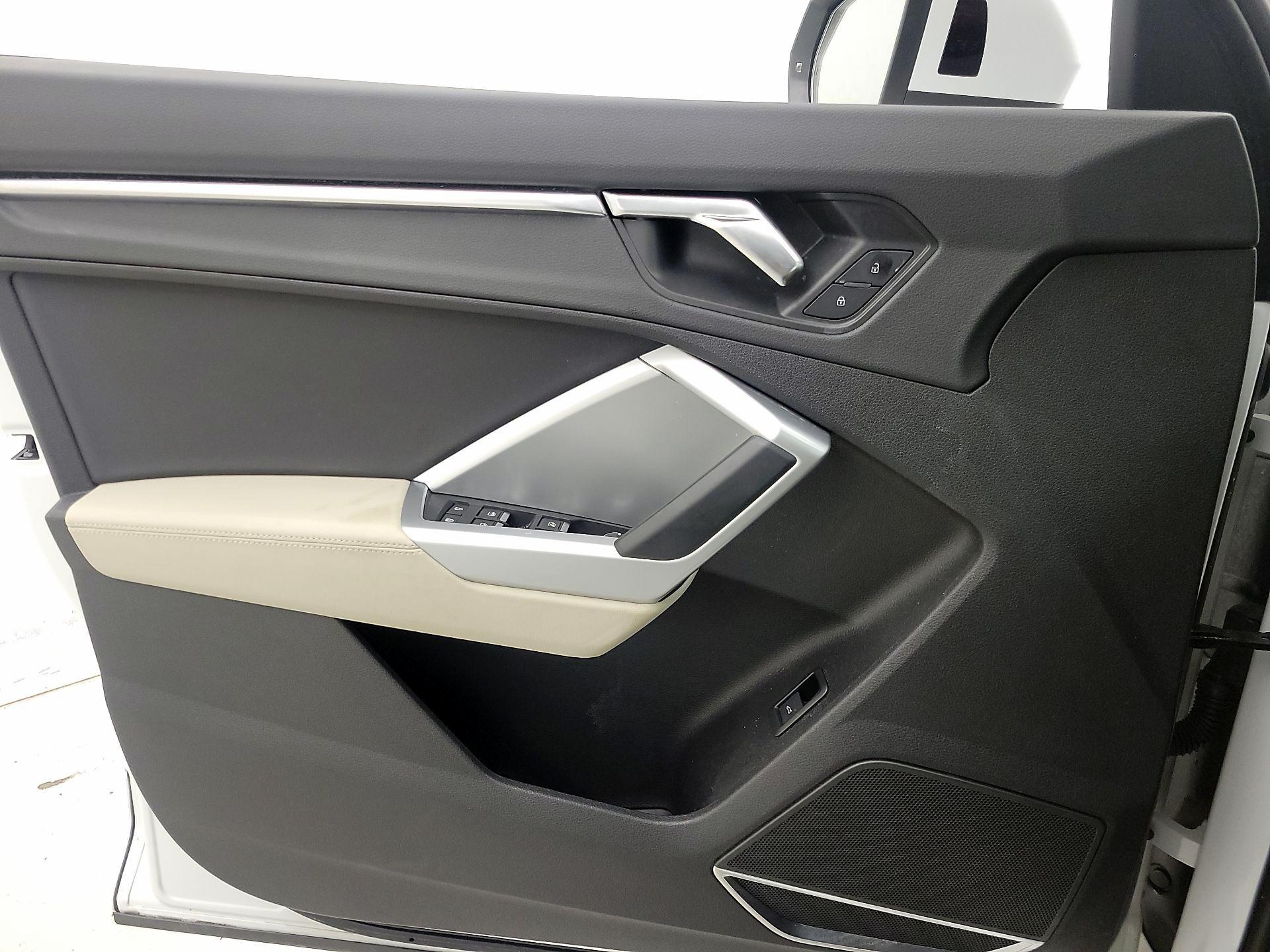 Thumbnail: 2020 Audi Q3 - 12