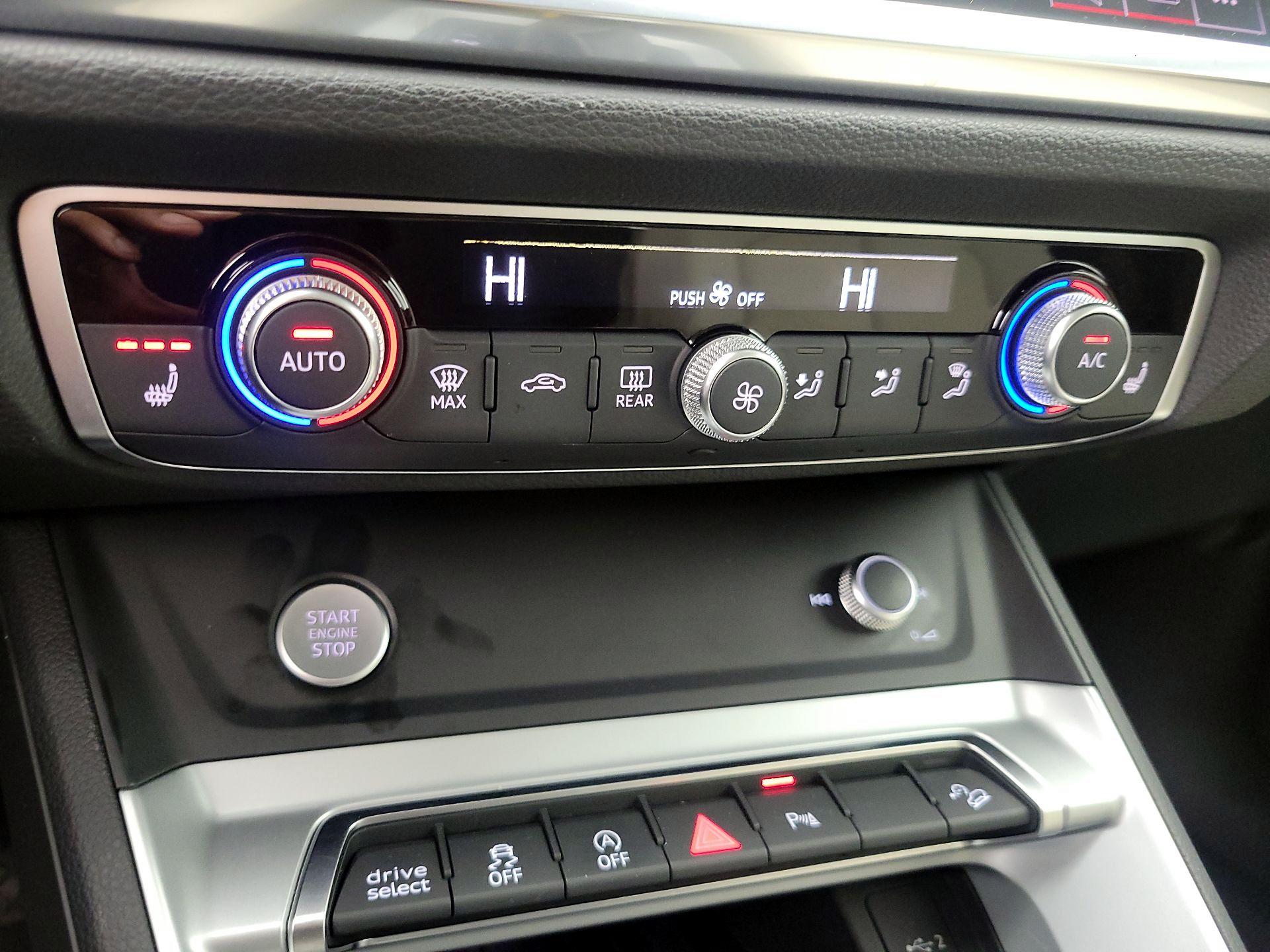 Thumbnail: 2020 Audi Q3 - 17