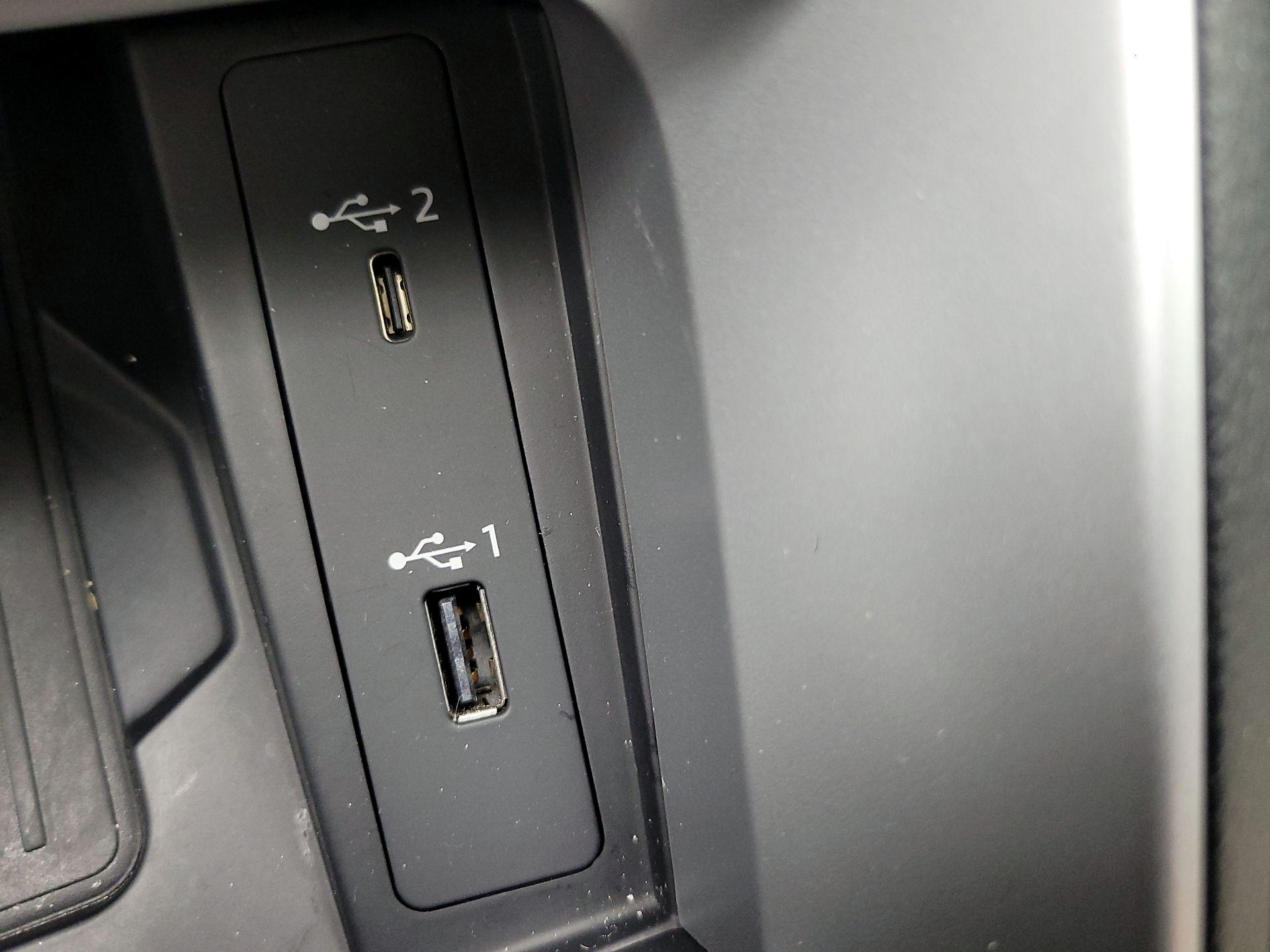 Thumbnail: 2020 Audi Q3 - 19