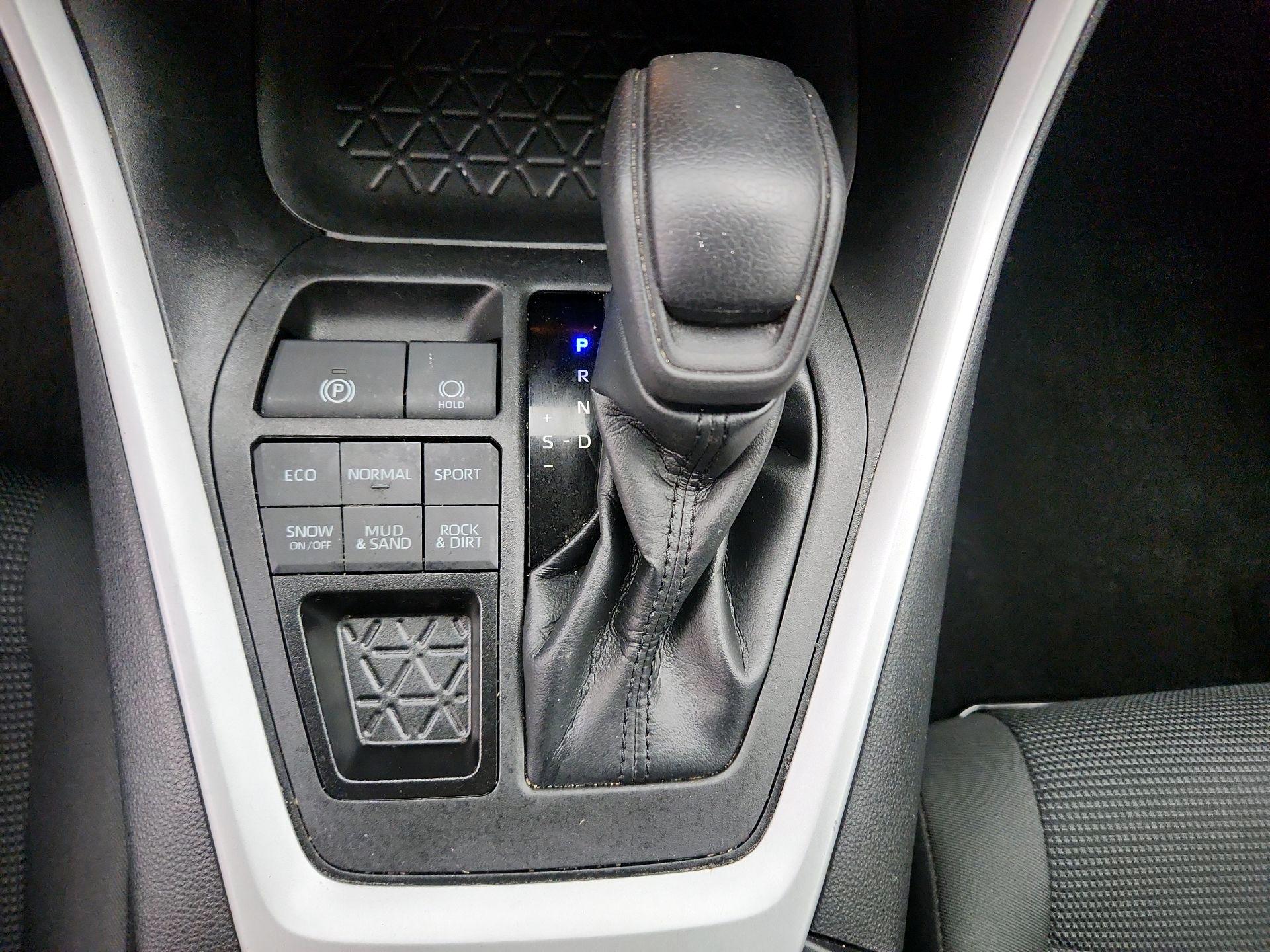 Thumbnail: 2023 Toyota RAV4 - 17