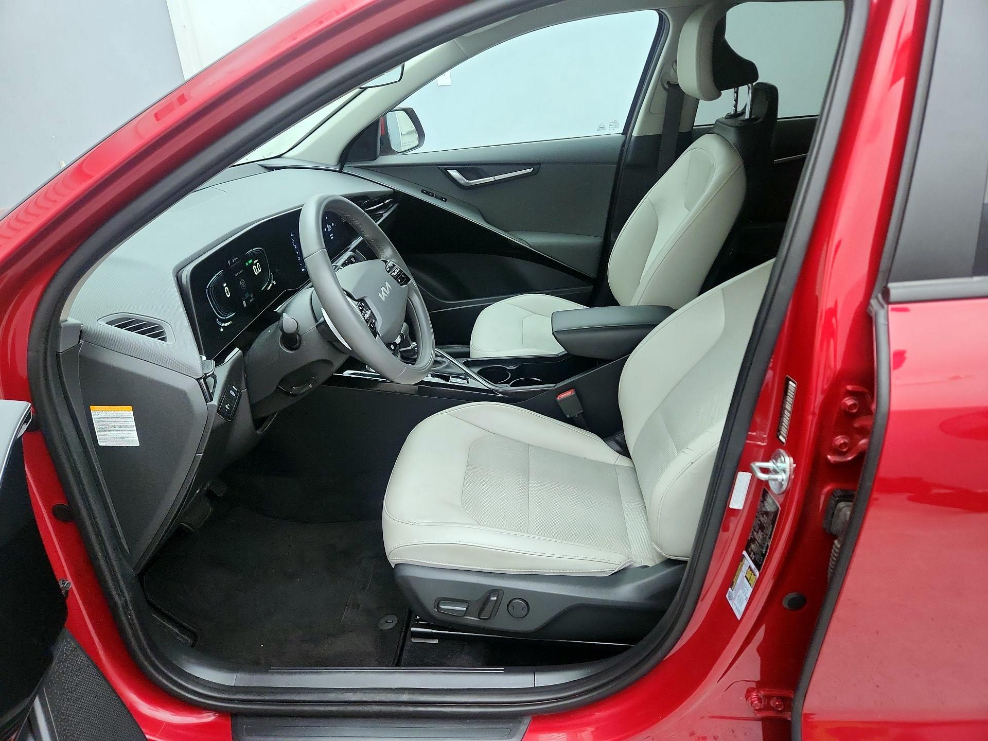 Thumbnail: 2023 Kia Niro - 11