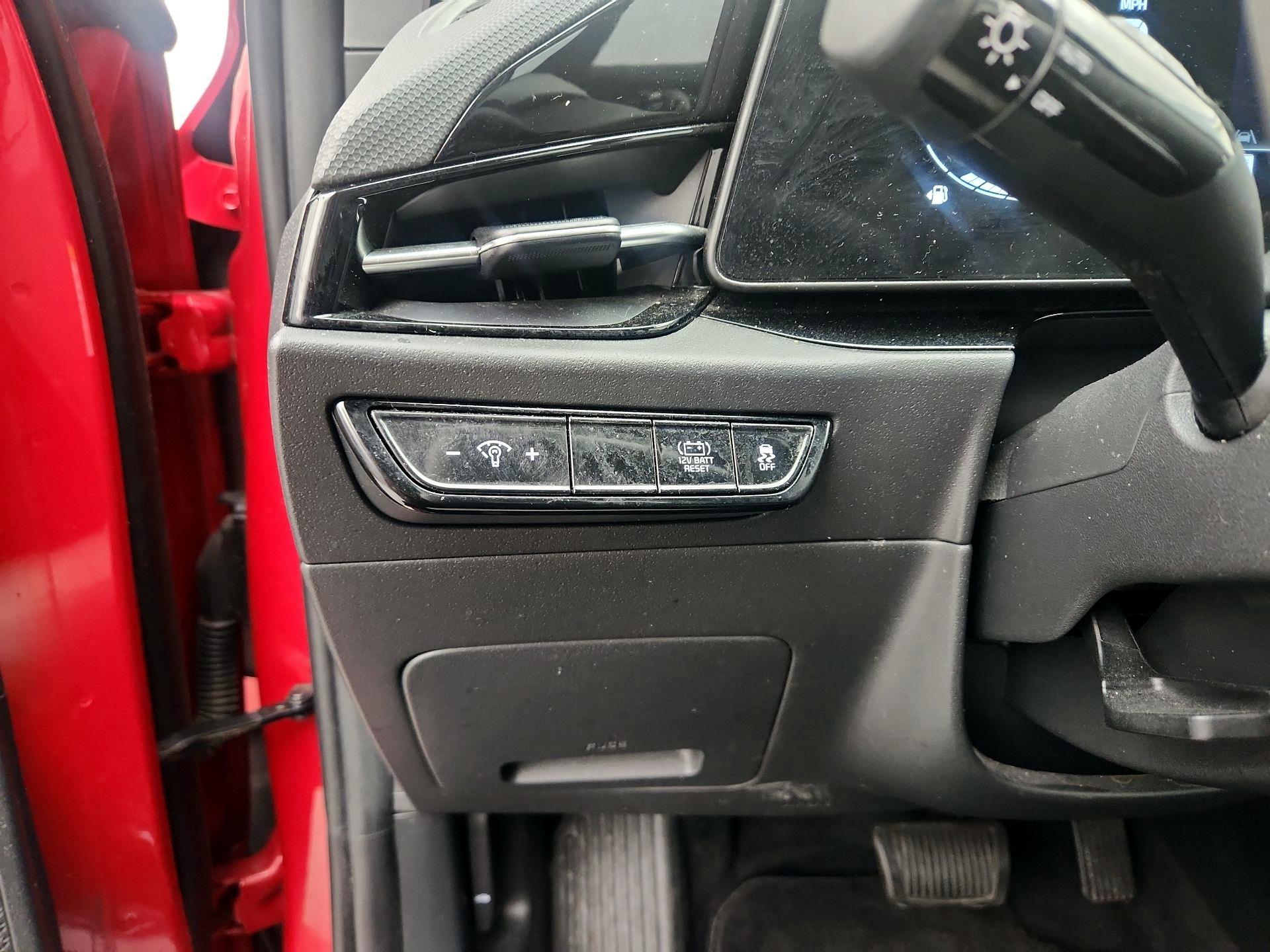 Thumbnail: 2023 Kia Niro - 13