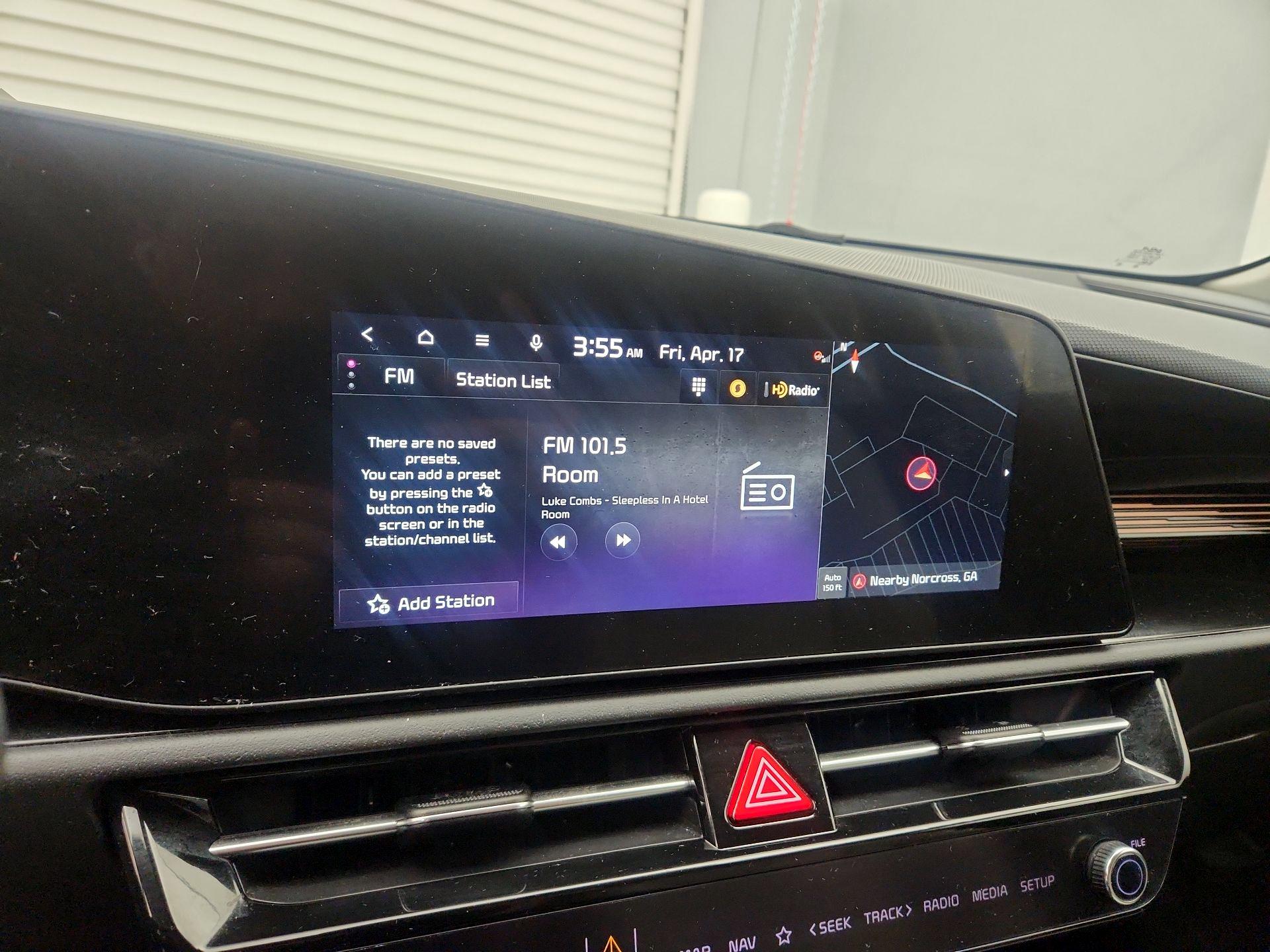 Thumbnail: 2023 Kia Niro - 16