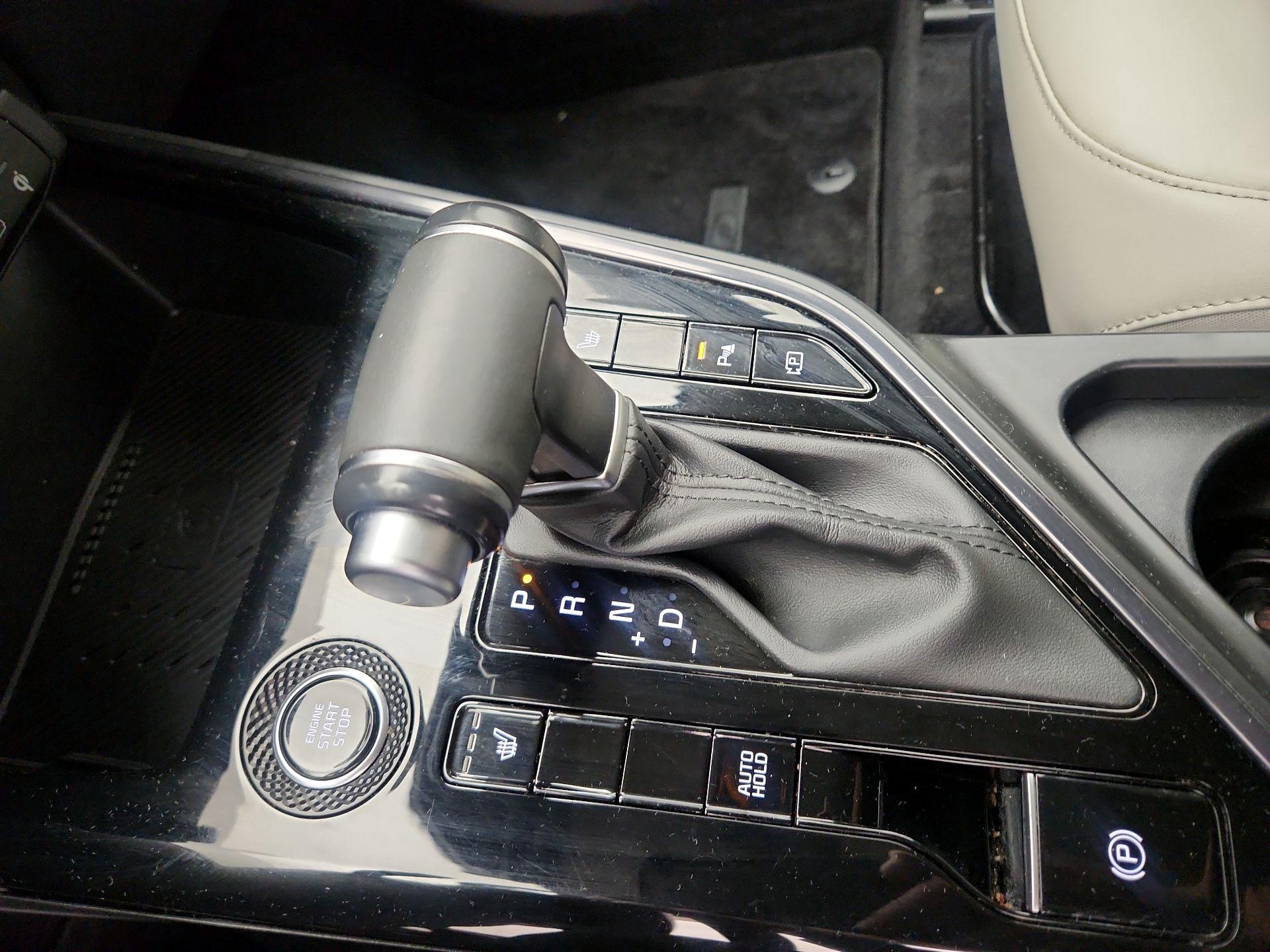 Thumbnail: 2023 Kia Niro - 18