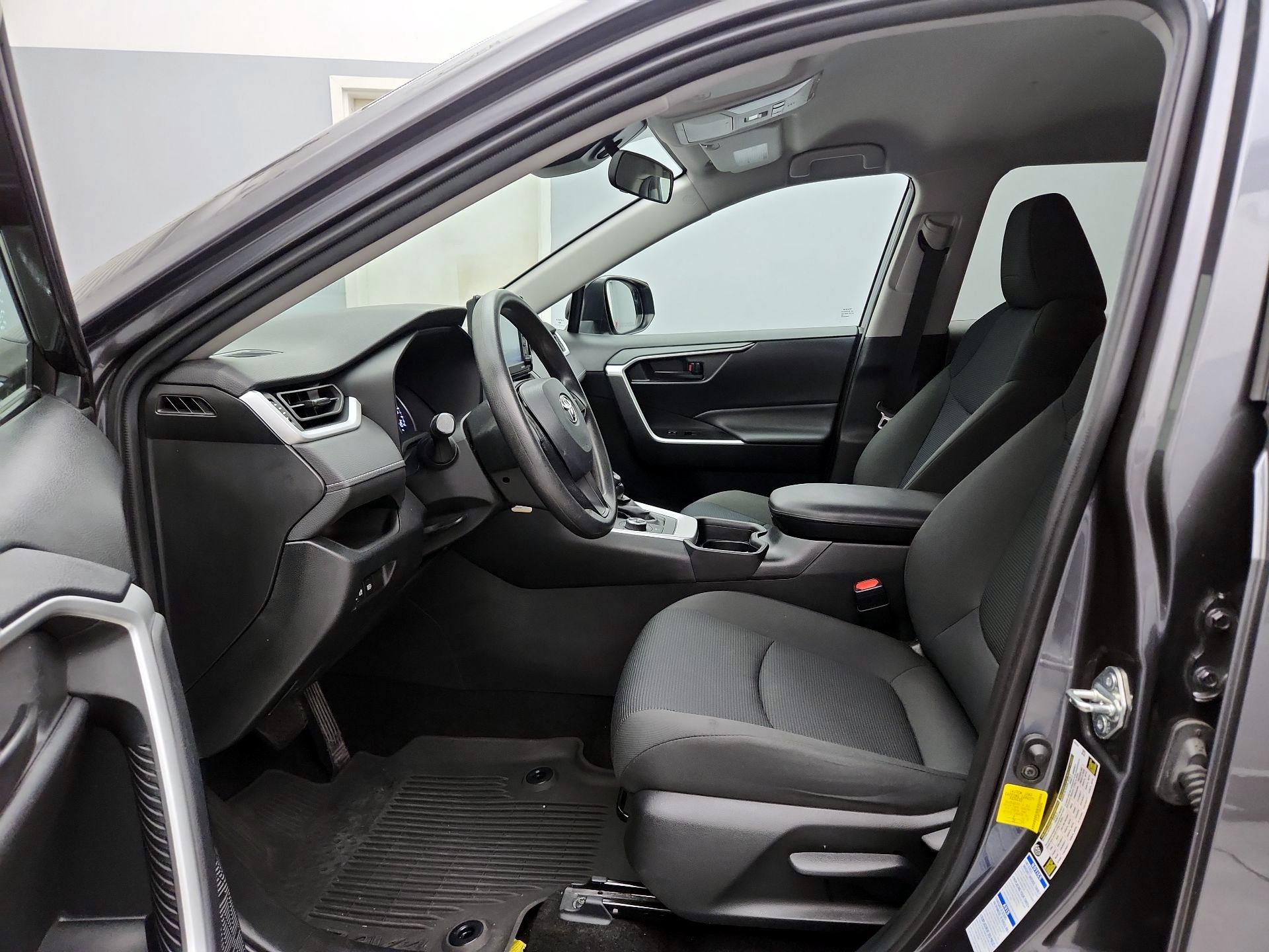 Thumbnail: 2021 Toyota RAV4 - 11