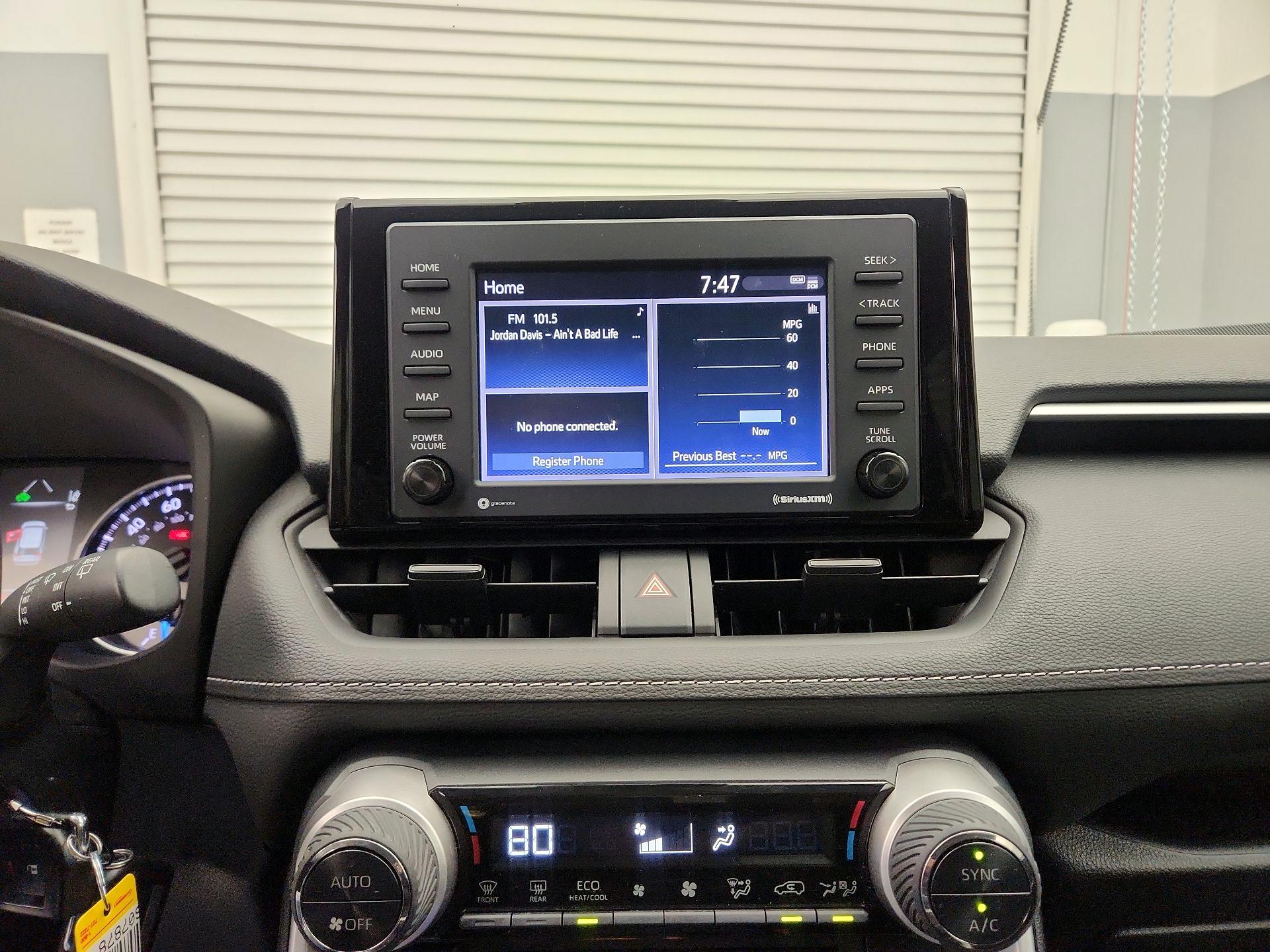 Thumbnail: 2021 Toyota RAV4 - 15