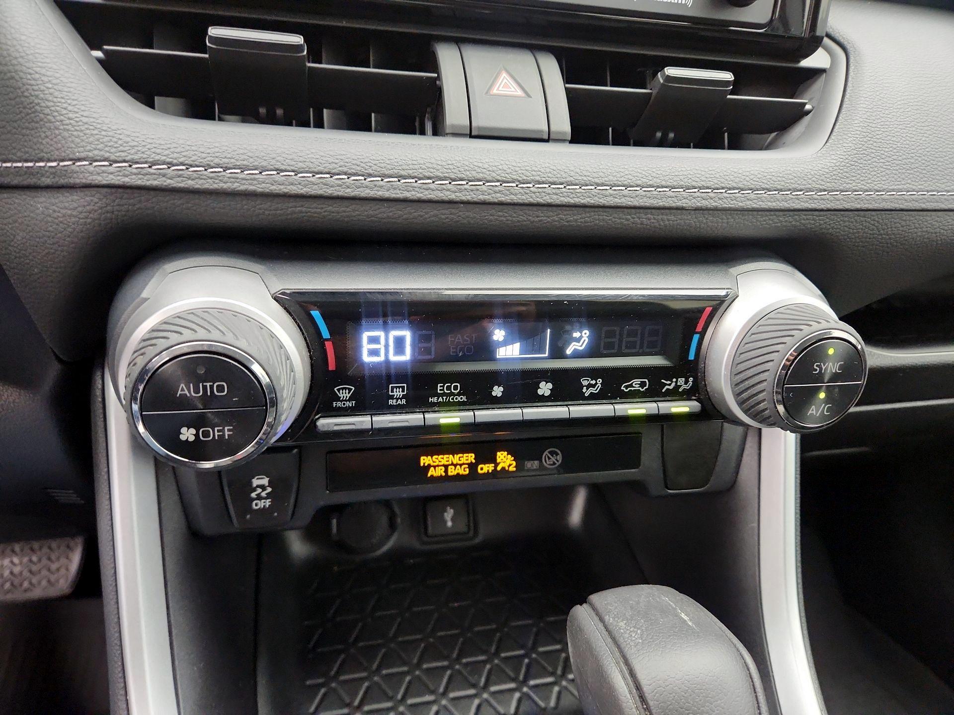 Thumbnail: 2021 Toyota RAV4 - 16