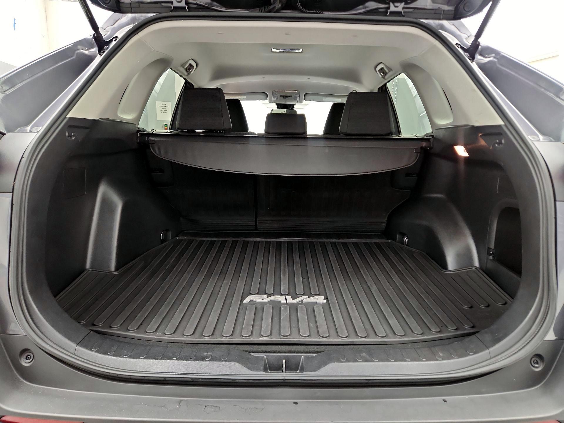 Thumbnail: 2021 Toyota RAV4 - 20