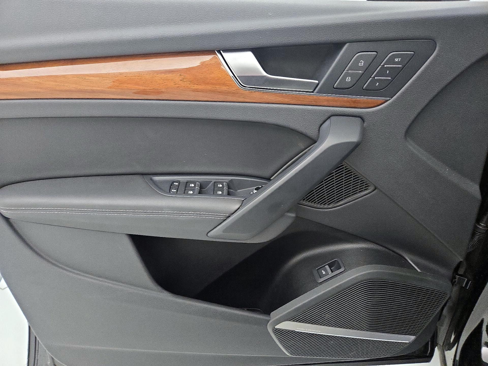 Thumbnail: 2023 Audi Q5 - 12