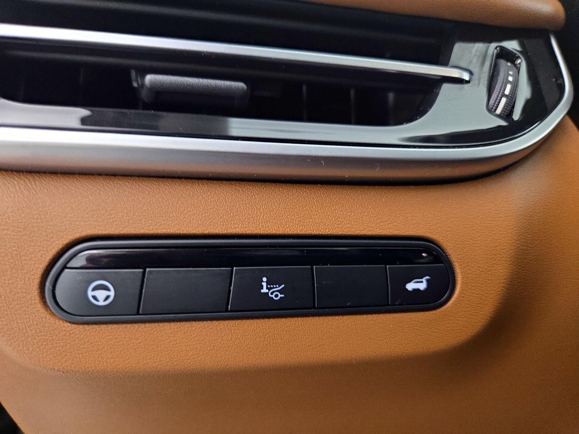 Thumbnail: 2023 INFINITI QX60 - 13