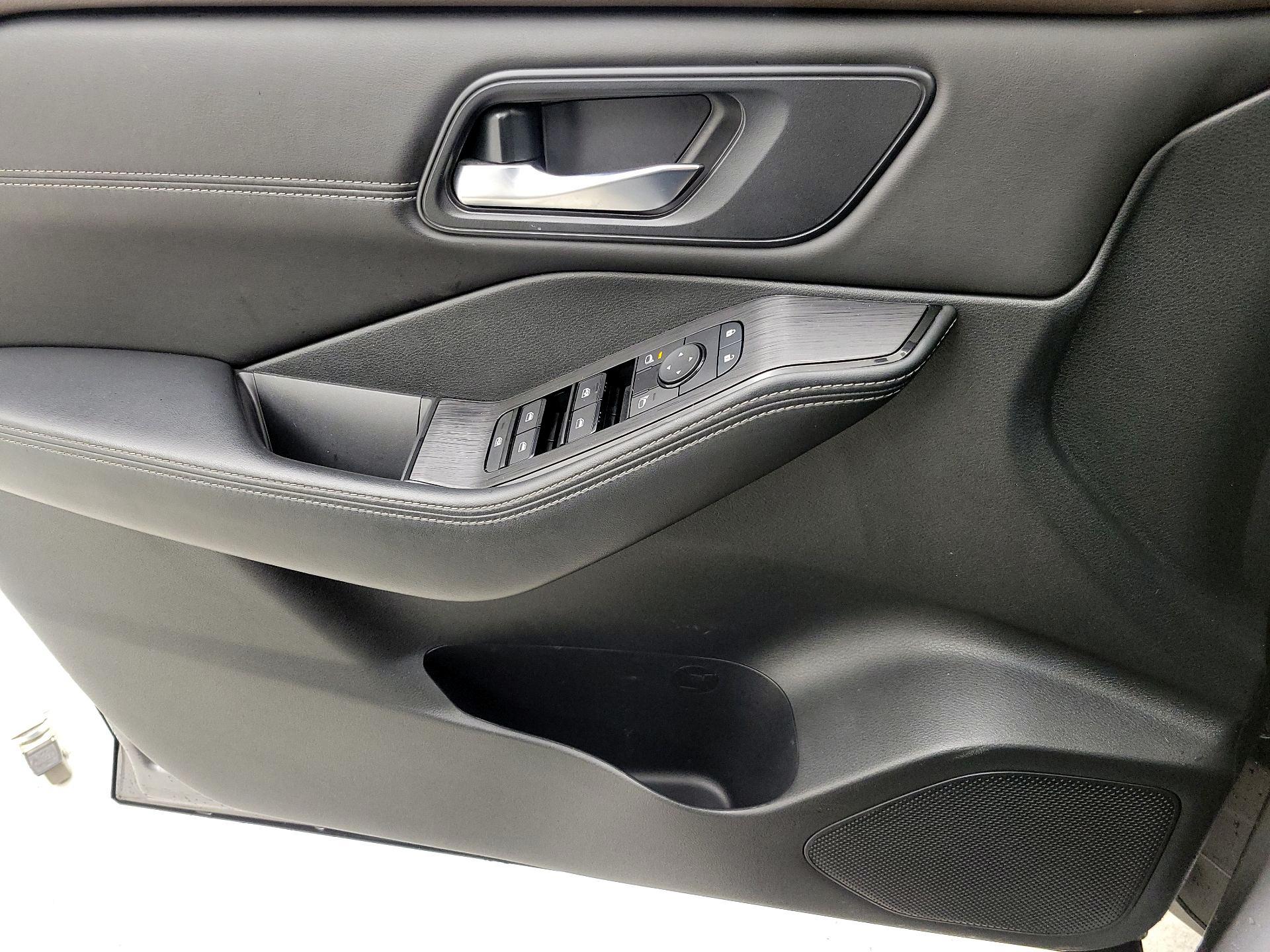 Thumbnail: 2023 Nissan Rogue - 12