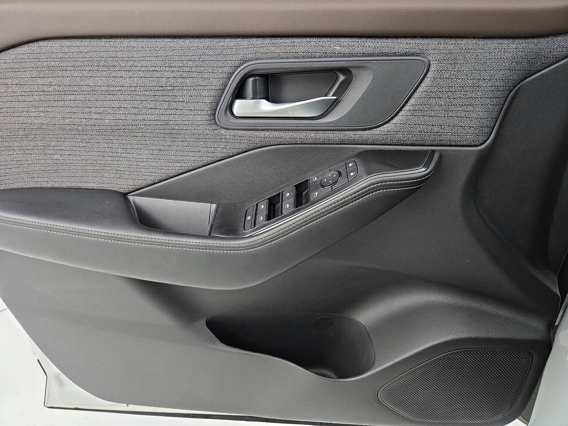 Thumbnail: 2023 Nissan Rogue - 12