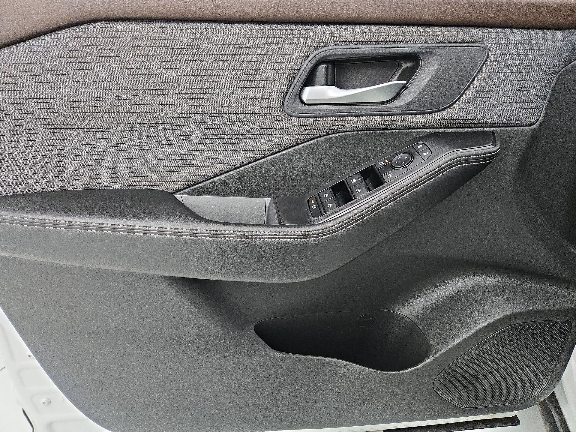 Thumbnail: 2023 Nissan Rogue - 12