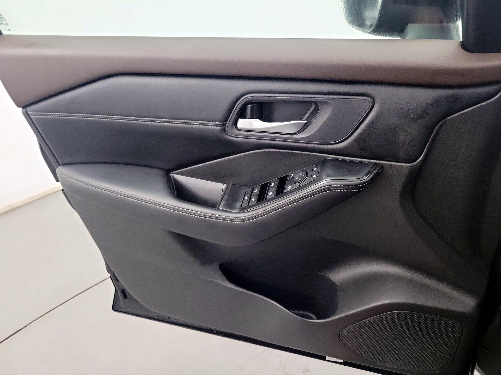 Thumbnail: 2023 Nissan Rogue - 12