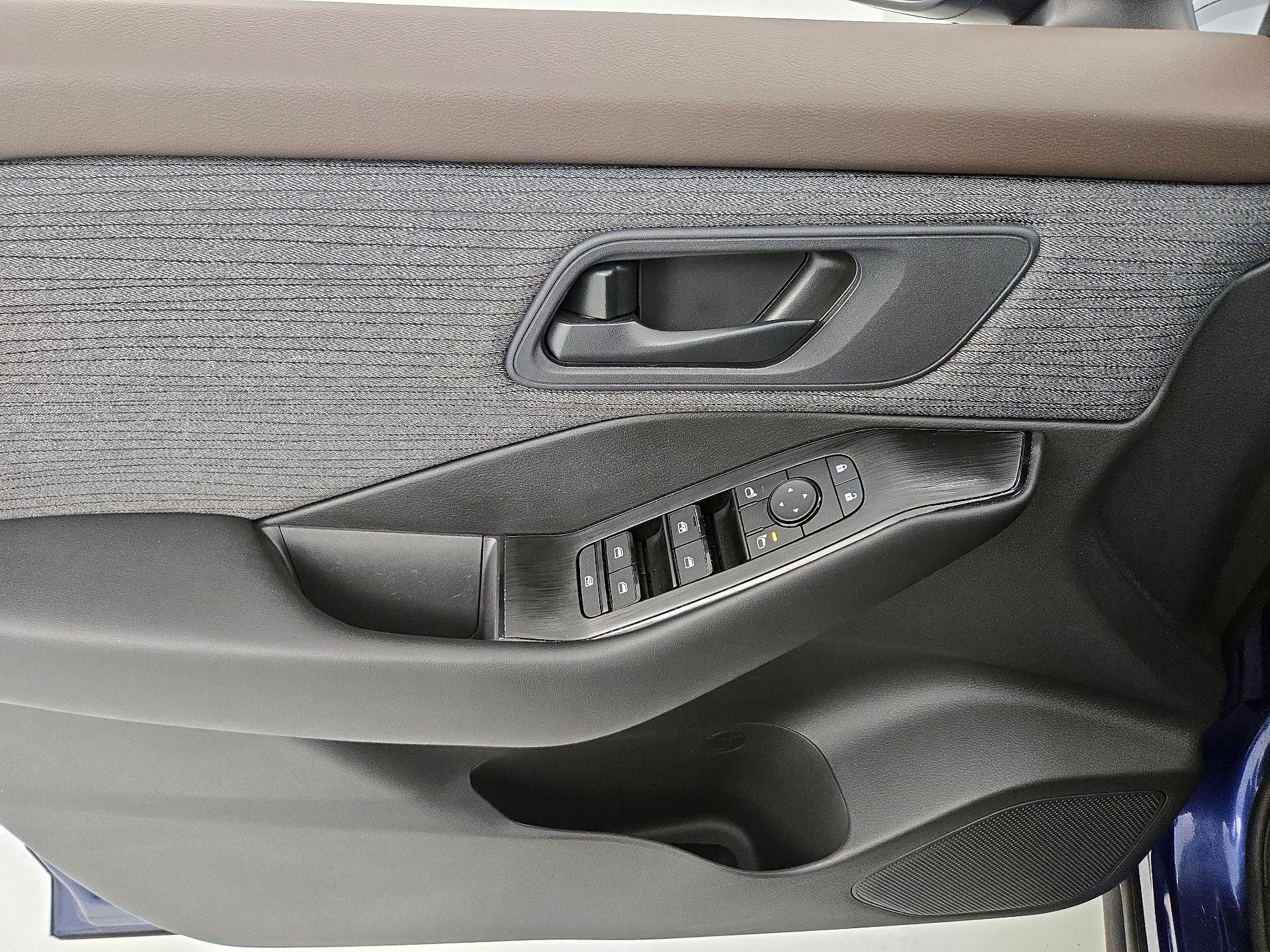 Thumbnail: 2023 Nissan Rogue - 12