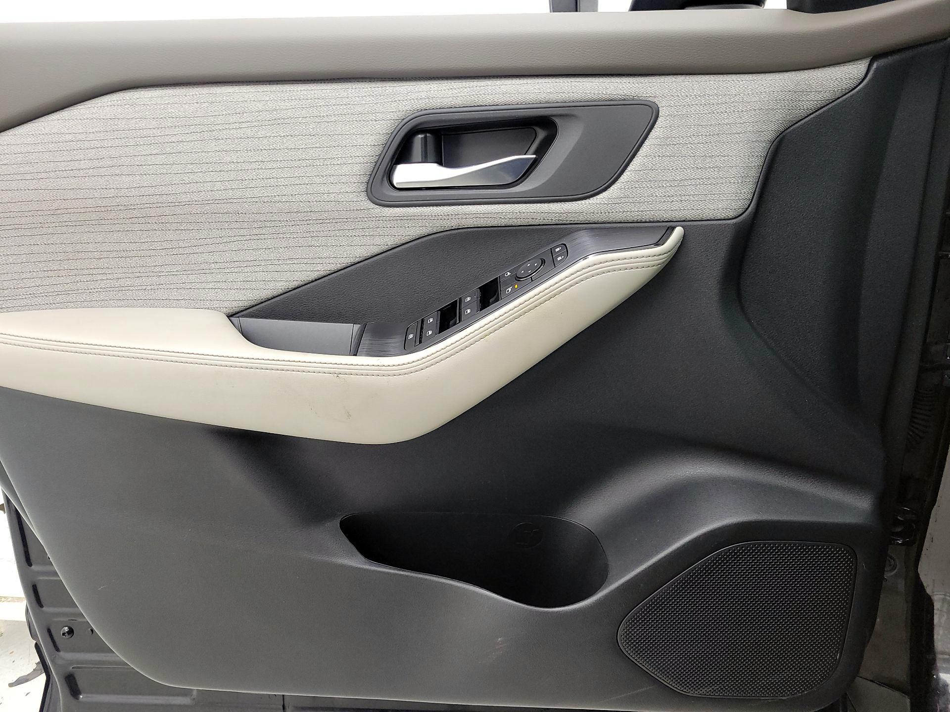 Thumbnail: 2023 Nissan Rogue - 12