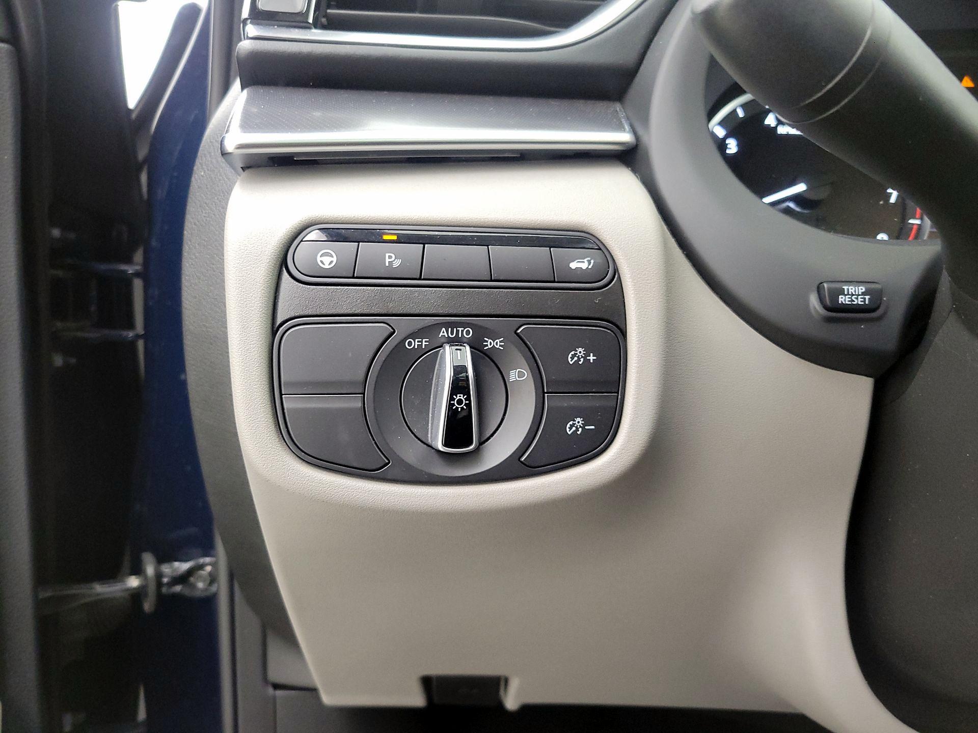 Thumbnail: 2023 INFINITI QX50 - 13