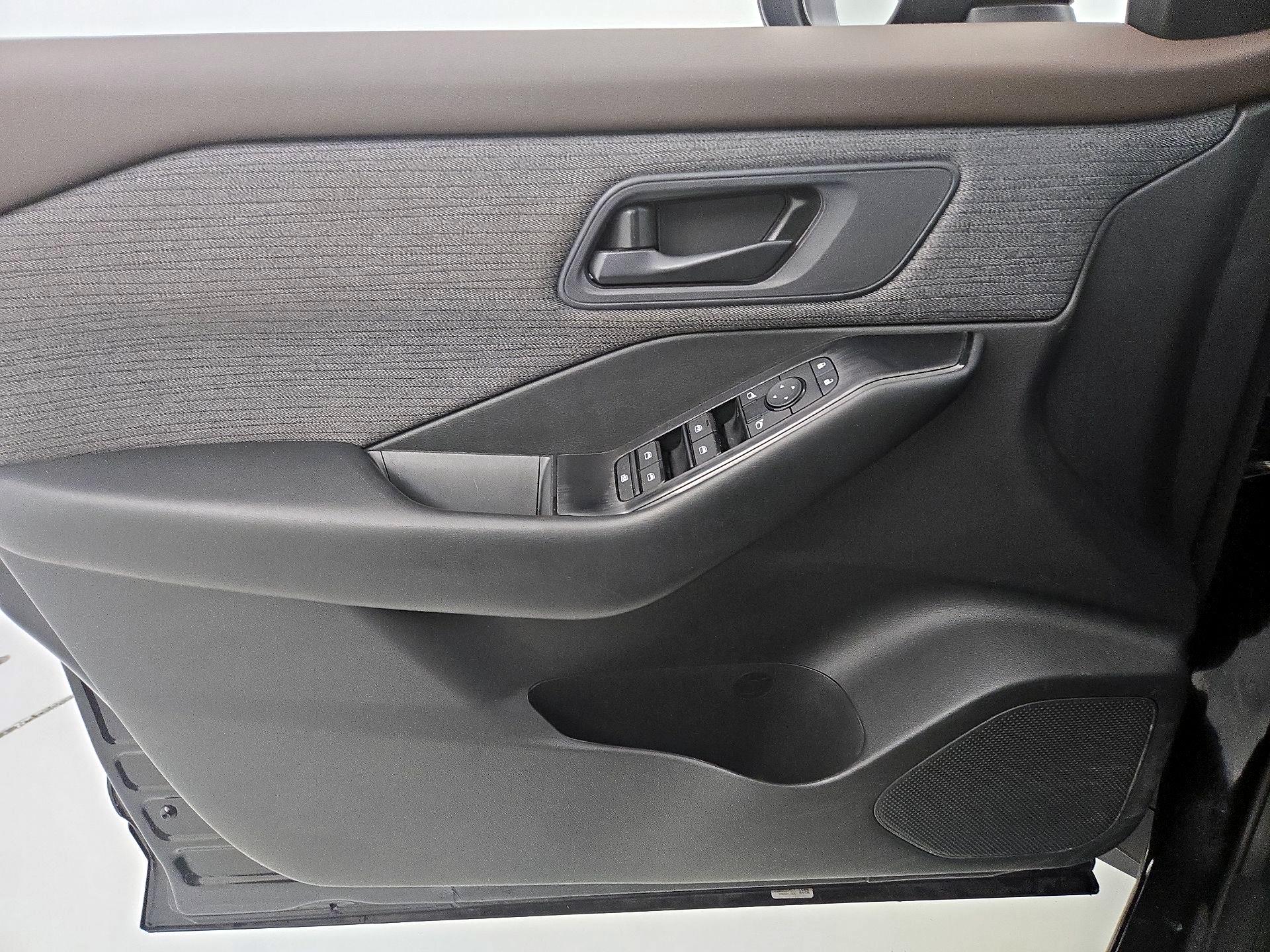 Thumbnail: 2023 Nissan Rogue - 12