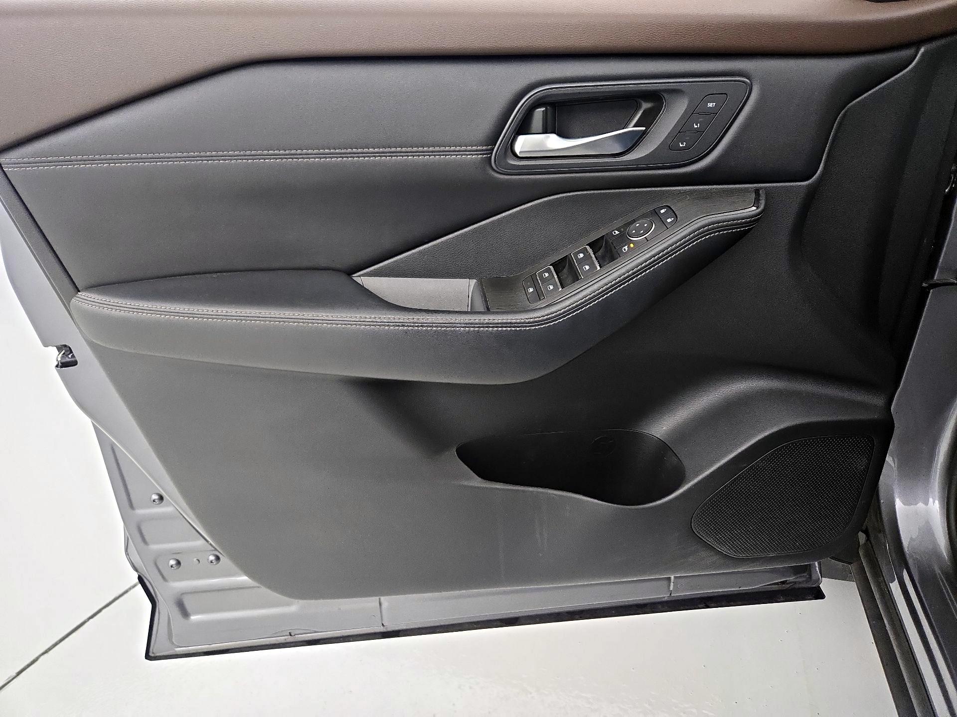 Thumbnail: 2023 Nissan Rogue - 12