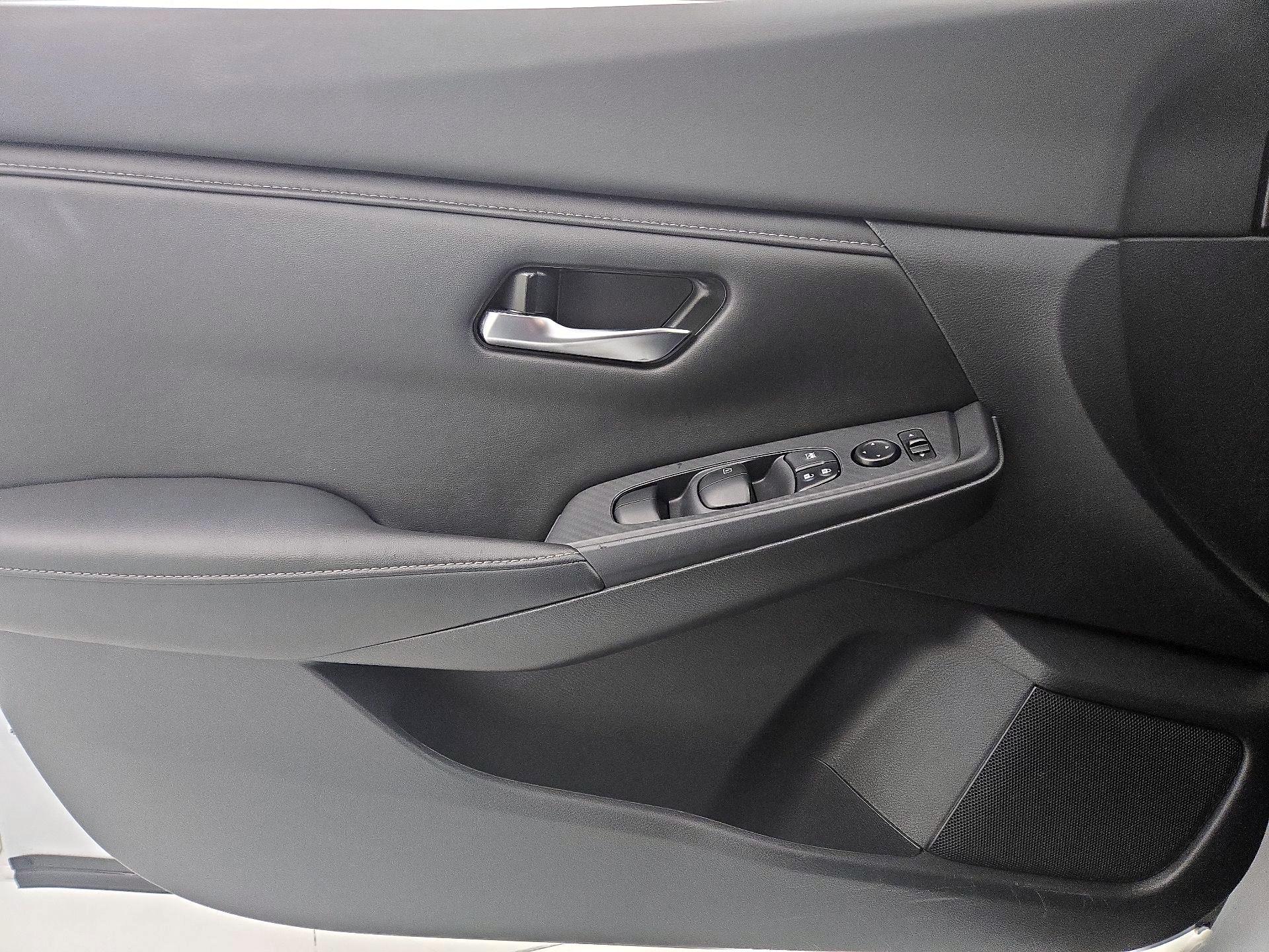 Thumbnail: 2022 Nissan Sentra - 12