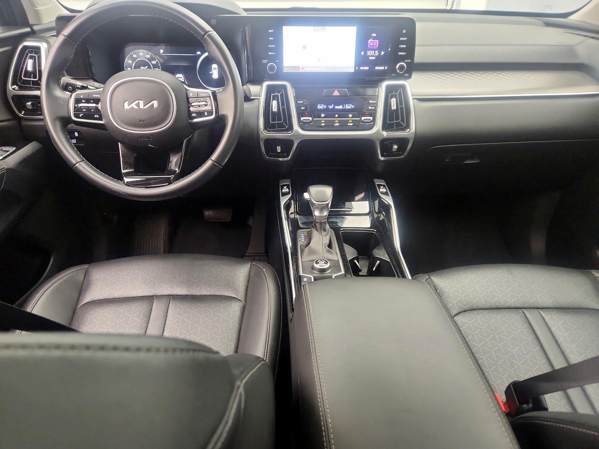 Thumbnail: 2023 Kia Sorento - 9