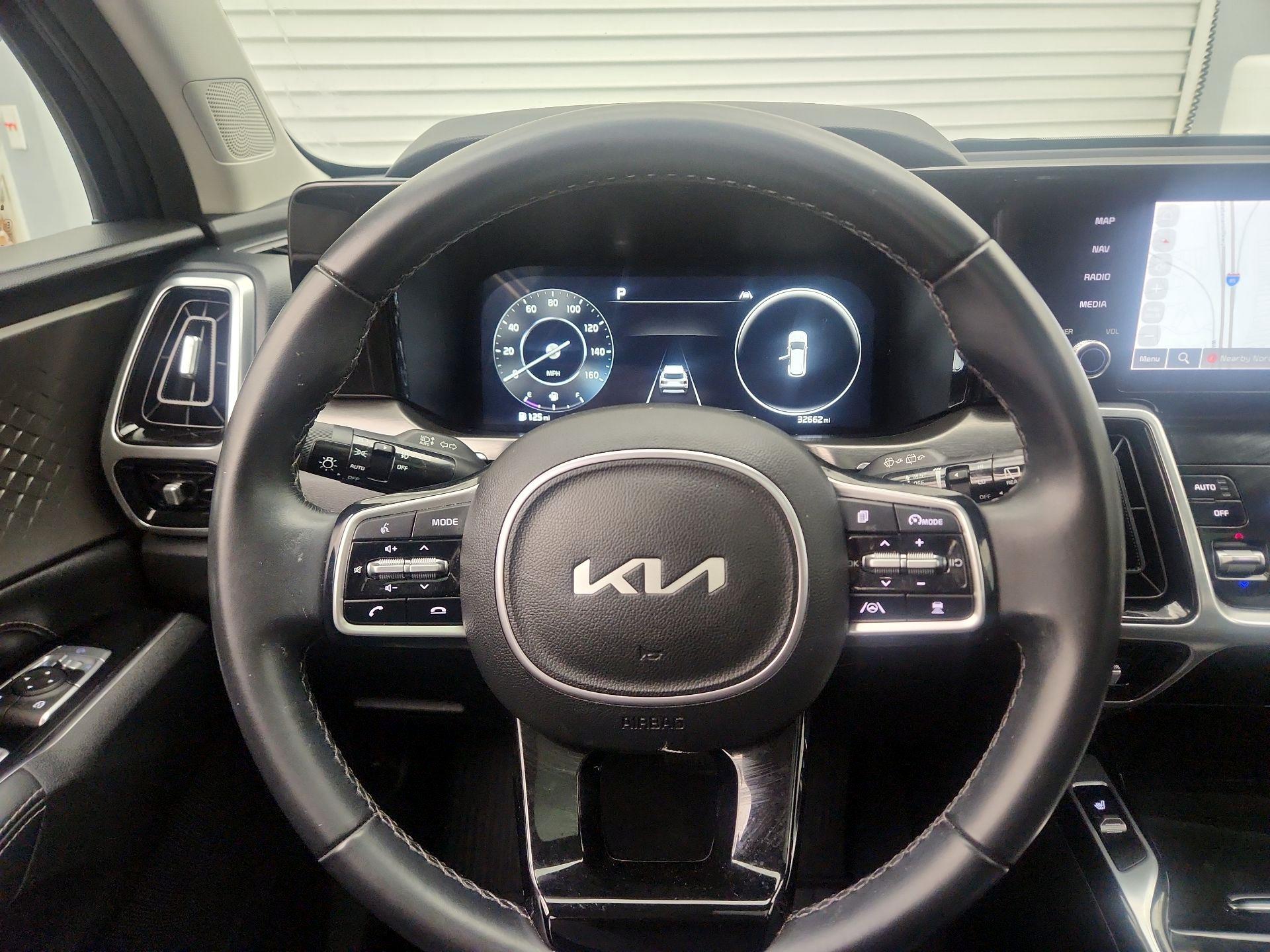 Thumbnail: 2023 Kia Sorento - 10