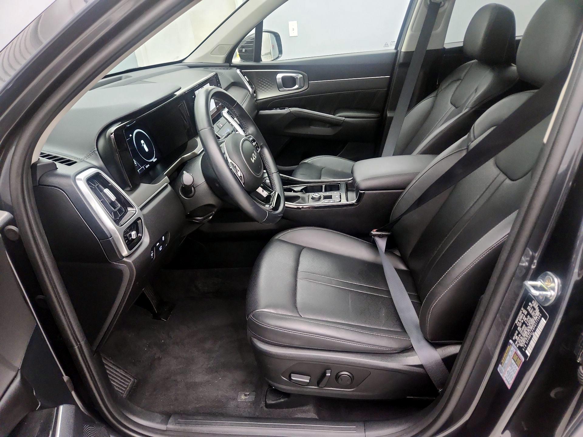 Thumbnail: 2023 Kia Sorento - 11