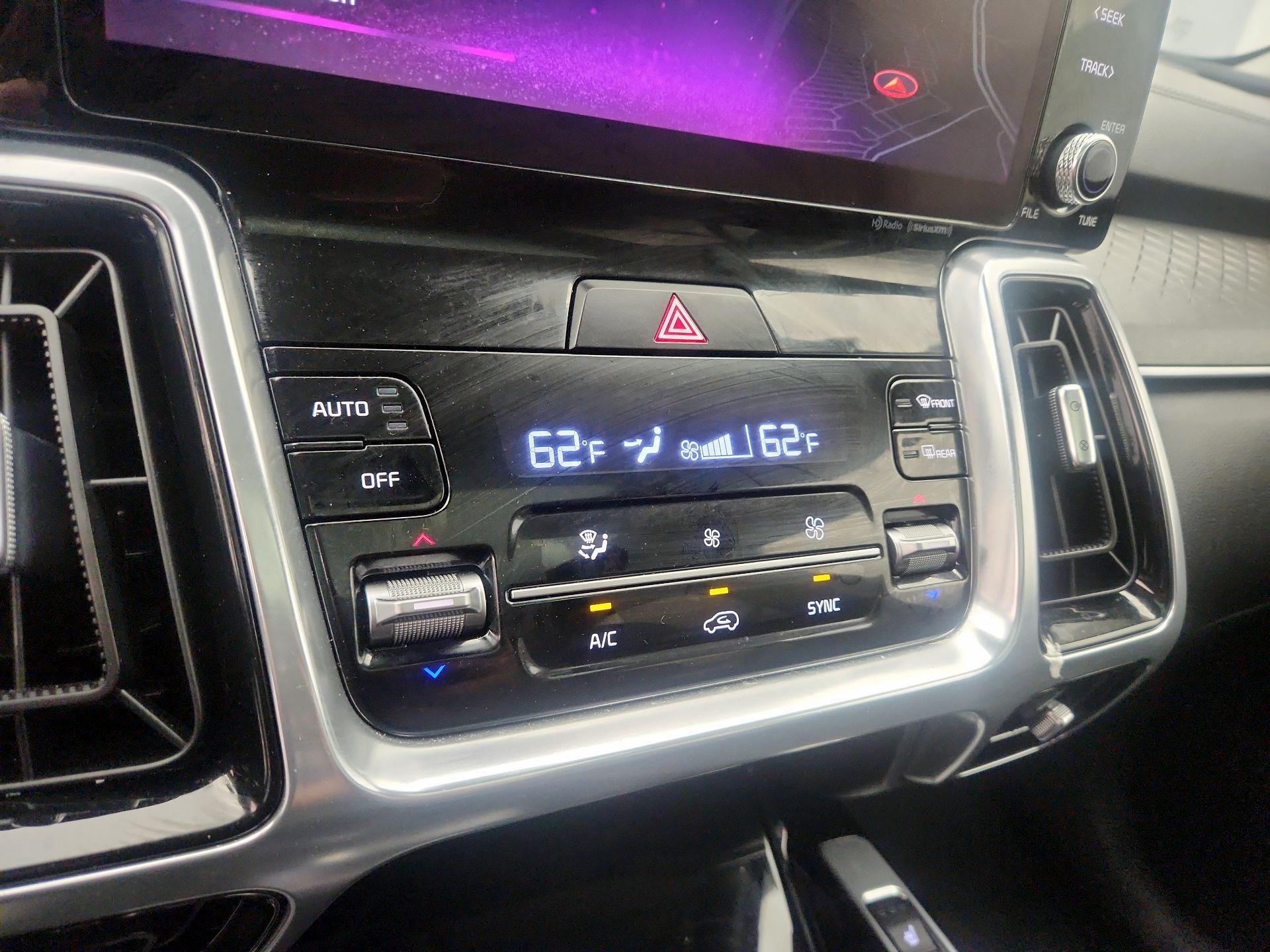 Thumbnail: 2023 Kia Sorento - 17