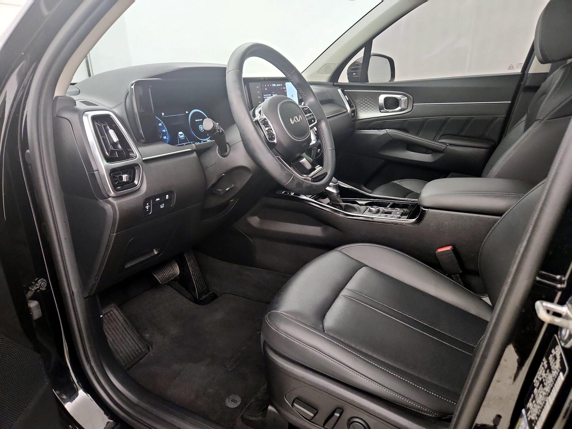 Thumbnail: 2023 Kia Sorento - 9