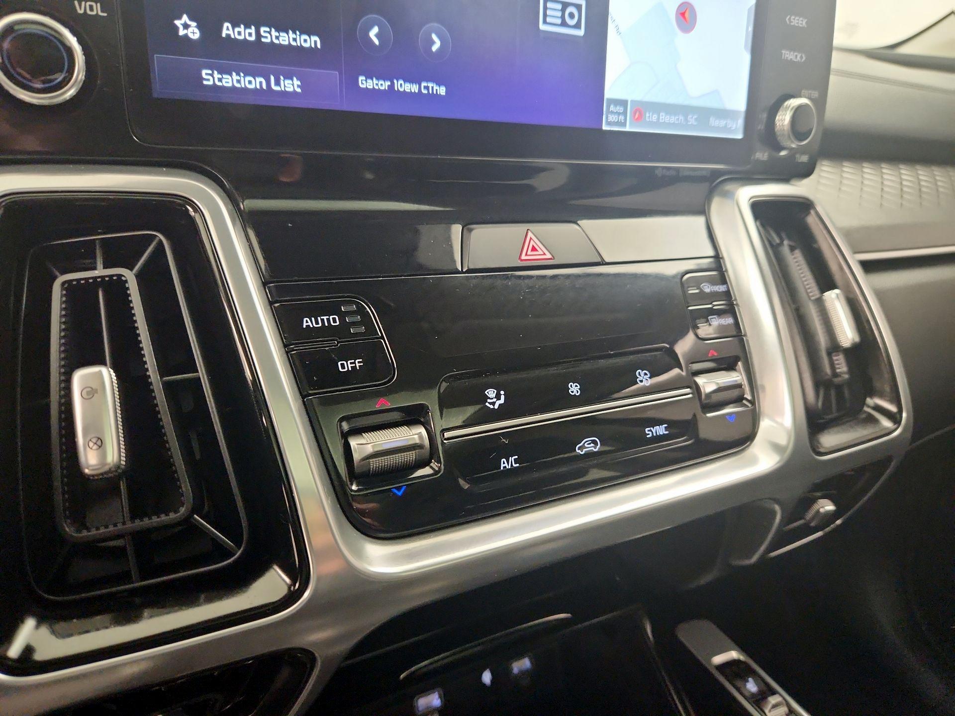 Thumbnail: 2023 Kia Sorento - 15