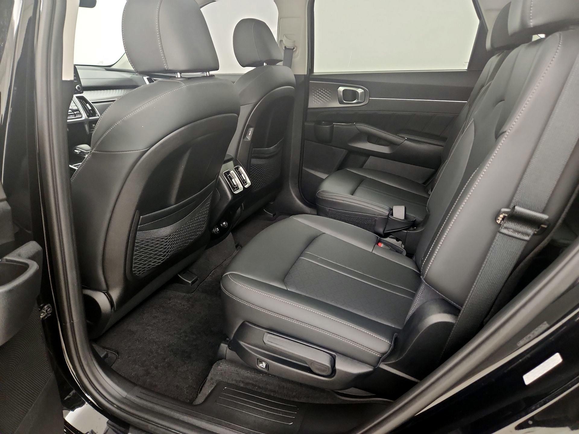 Thumbnail: 2023 Kia Sorento - 19