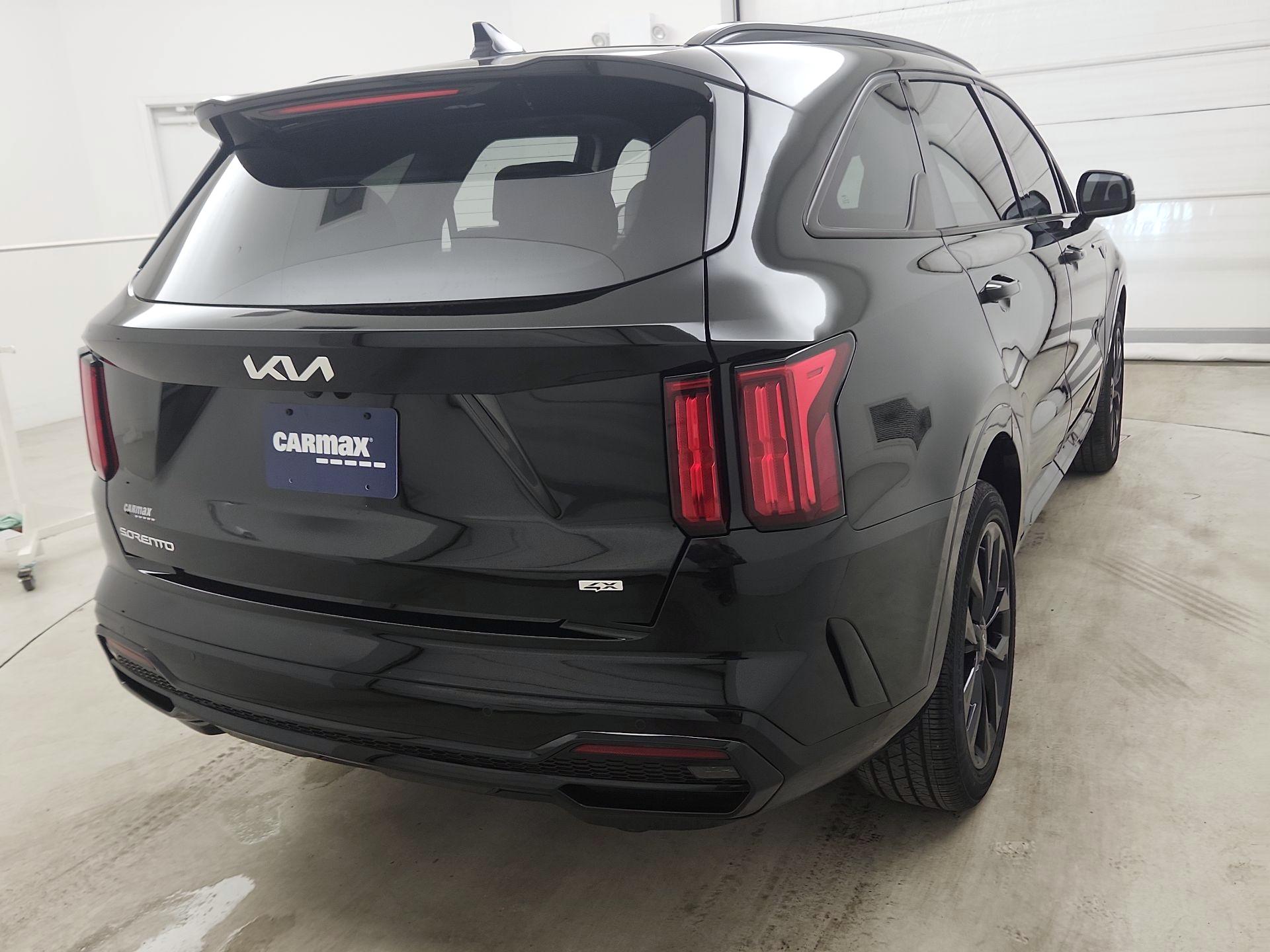Thumbnail: 2023 Kia Sorento - 5